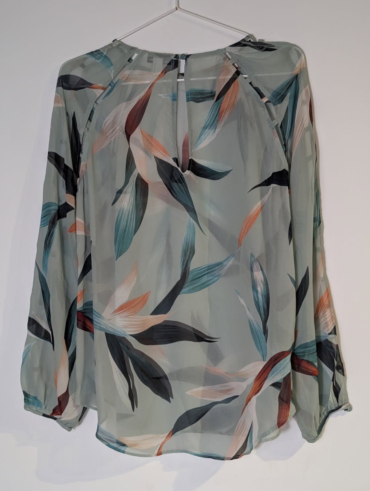 Country Road Women's 100% Silk Tropical Leaf Print Blouse - Size 10 — photo 3 of 10