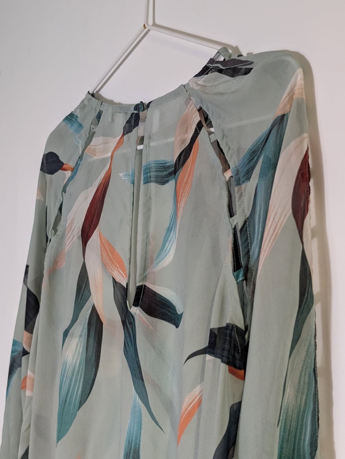 Country Road Women's 100% Silk Tropical Leaf Print Blouse - Size 10 — photo 10 of 10