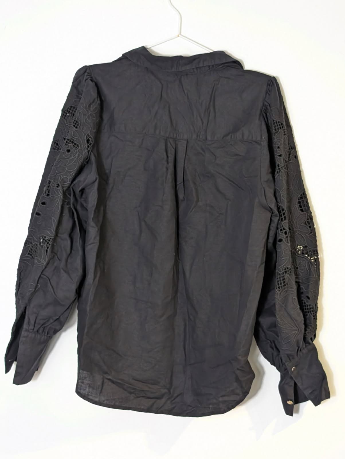 Decjuba Black Linen Blend Shirt With Embroidered Sleeve Detail Size 10 — photo 4 of 10