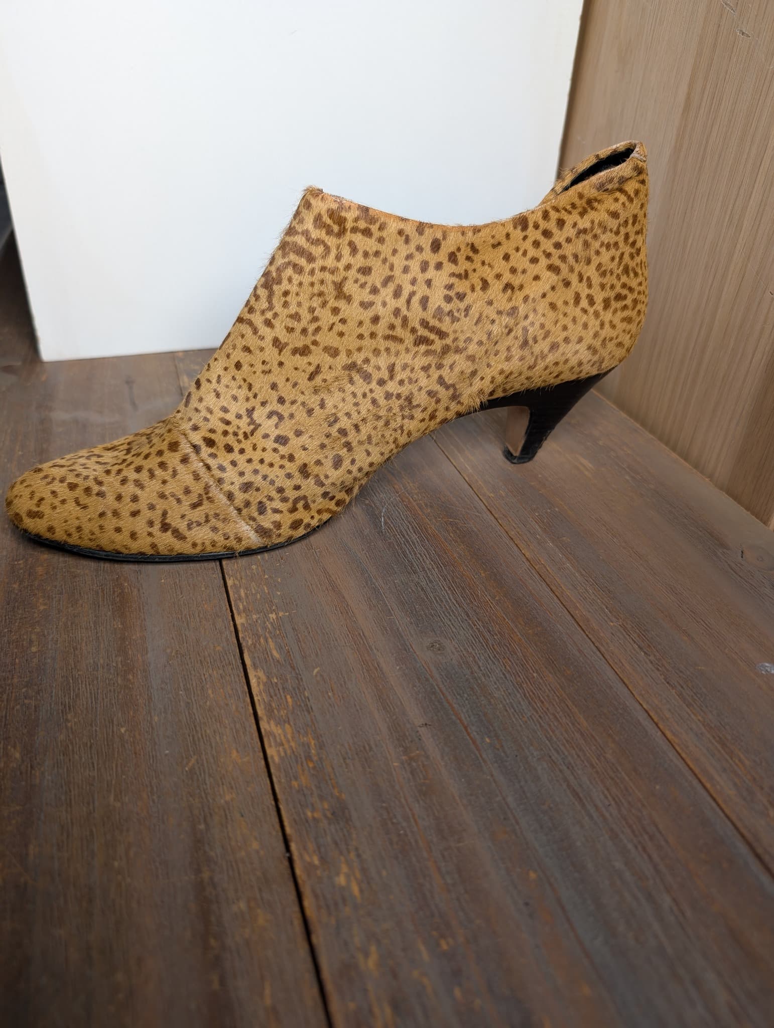 Diana Ferrari Leopard Print Calf Hair Ankle Boots Women's Size 9.5 — photo 2 of 8