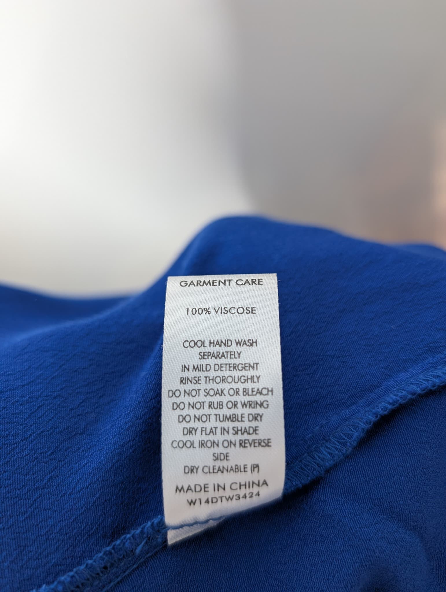 Diana Ferrari Pleated Front Blouse Royal Blue Women's Size 16 — photo 7 of 7