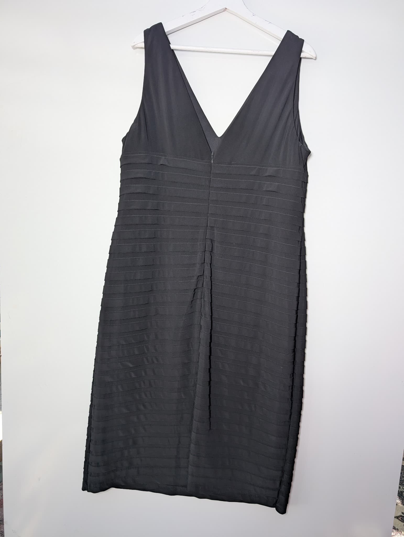 Eve Hunter Tiered V-Neck Sleeveless Sheath Dress Black Size 18 — photo 4 of 7