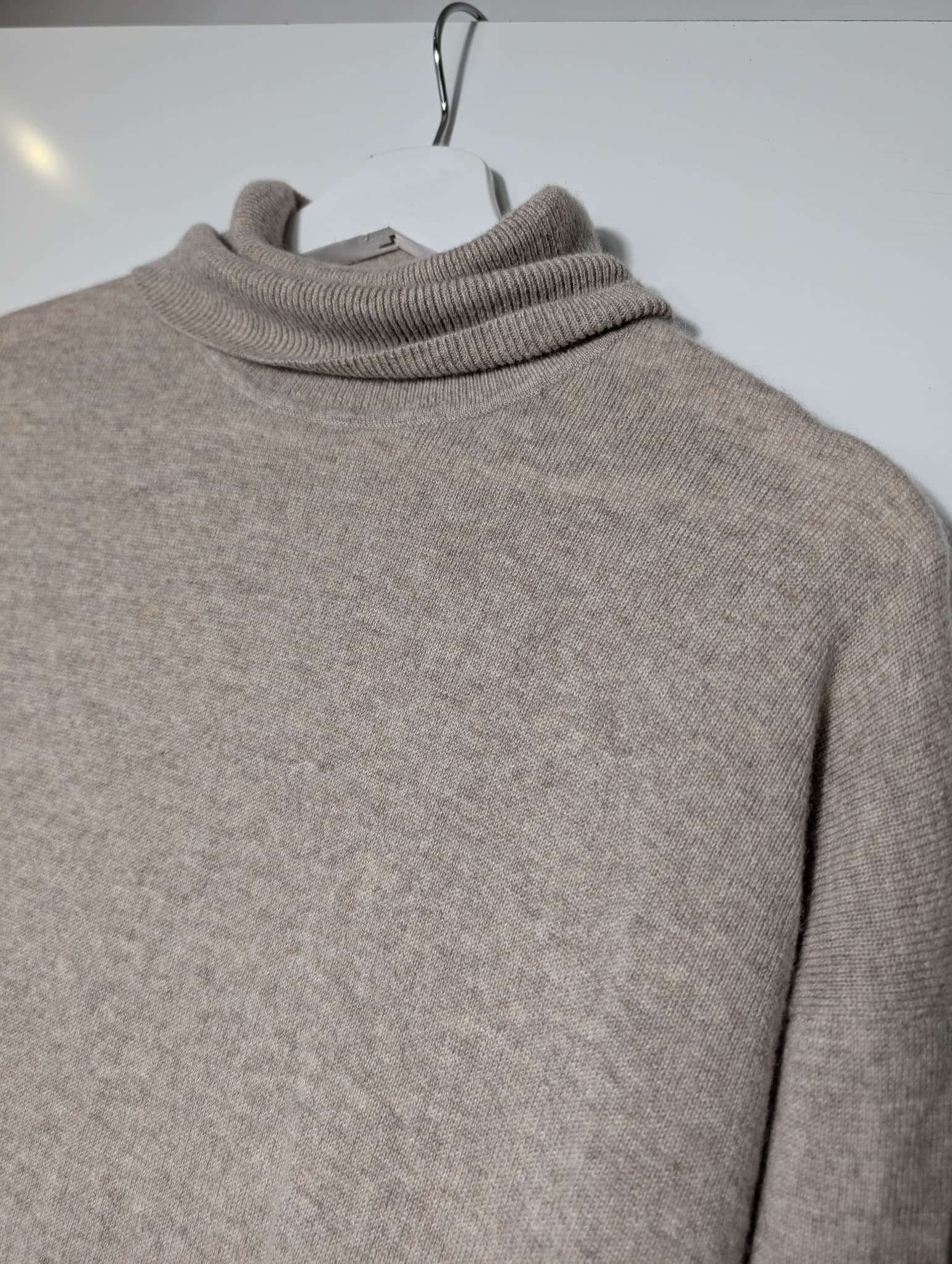 Everlane 100% Cashmere Turtleneck Sweater Dress Beige Size M — photo 3 of 7