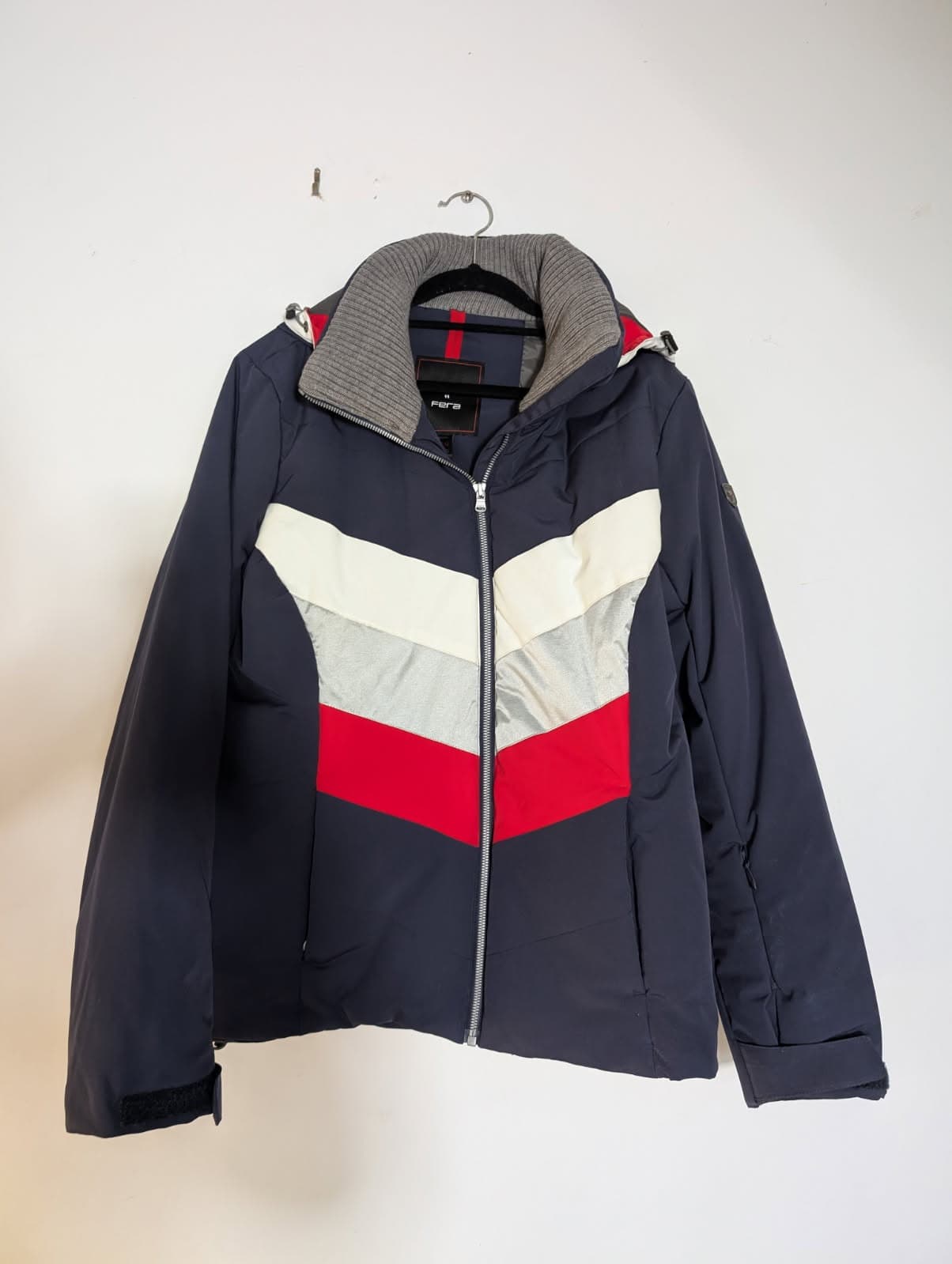 Fera Women's Ski Jacket - Navy/White/Red Size US 12 — photo 2 of 5