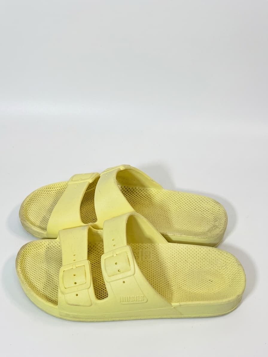 Freedom Moses Double Buckle Slide Sandals Pastel Yellow EU 32/33 — photo 1 of 5