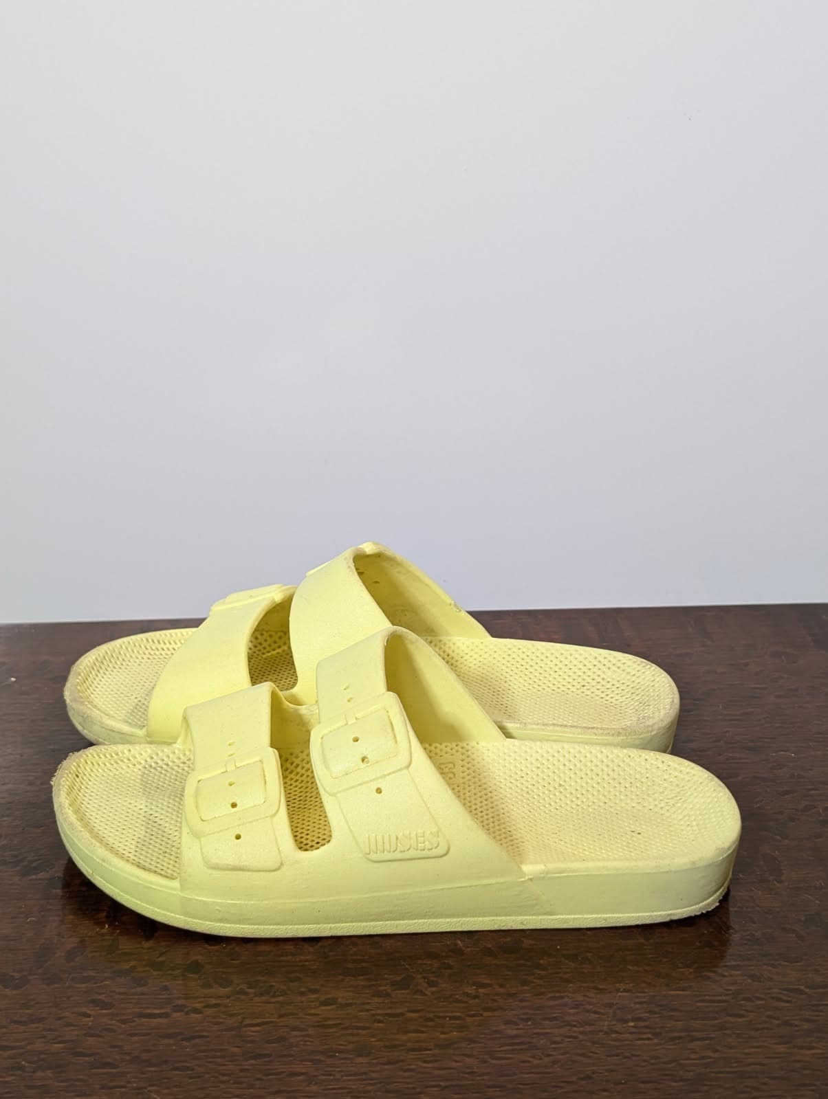 Freedom Moses Double Buckle Slide Sandals Pastel Yellow EU 32/33 — photo 4 of 5