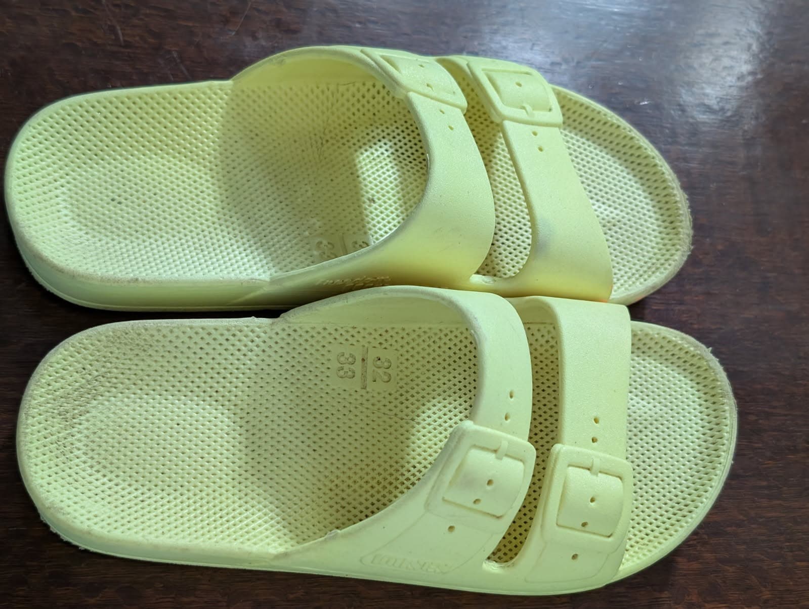 Freedom Moses Double Buckle Slide Sandals Pastel Yellow EU 32/33 — photo 5 of 5