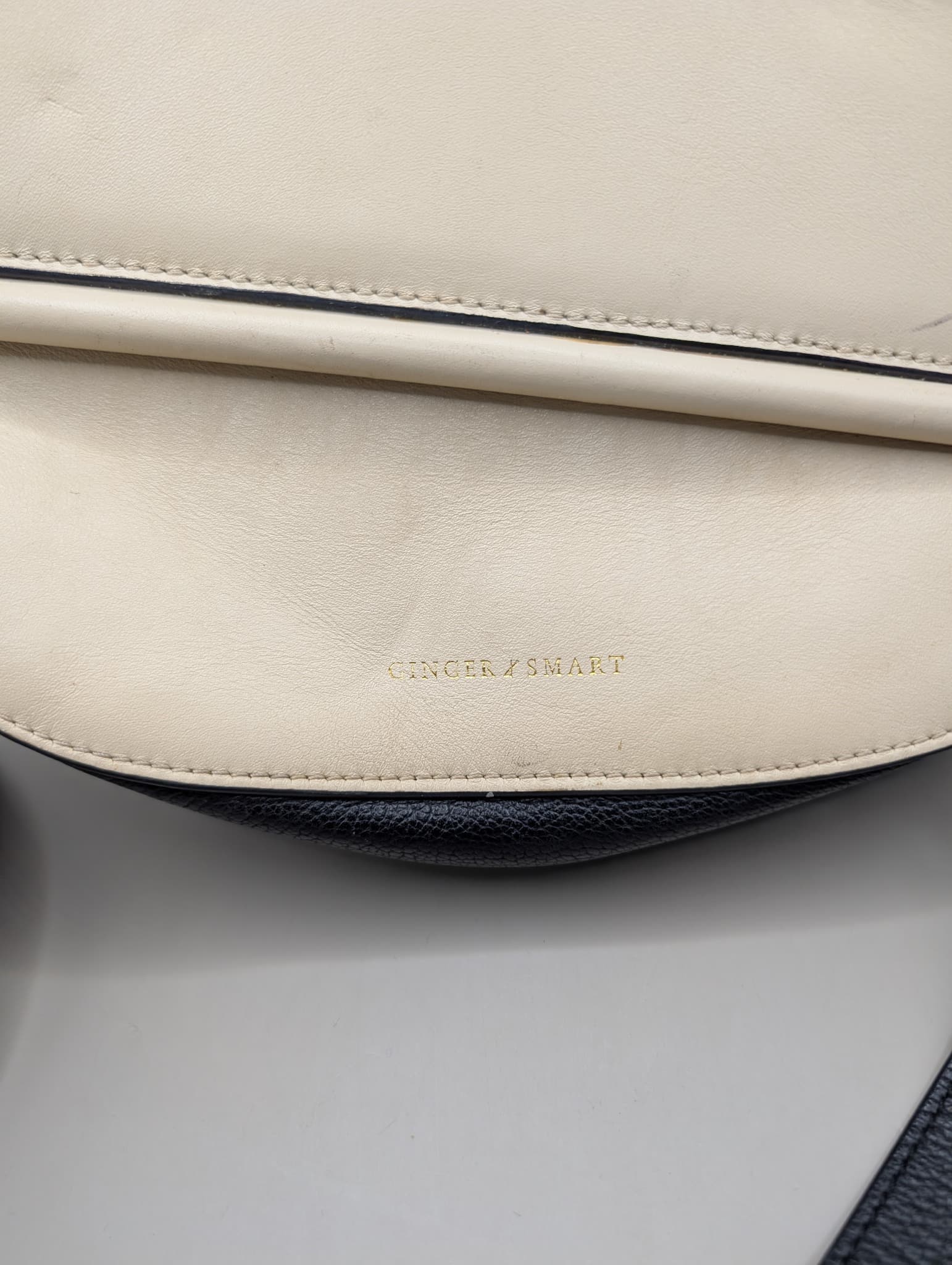 Ginger & Smart Leather Saddle Crossbody Bag Cream & Navy — photo 2 of 8