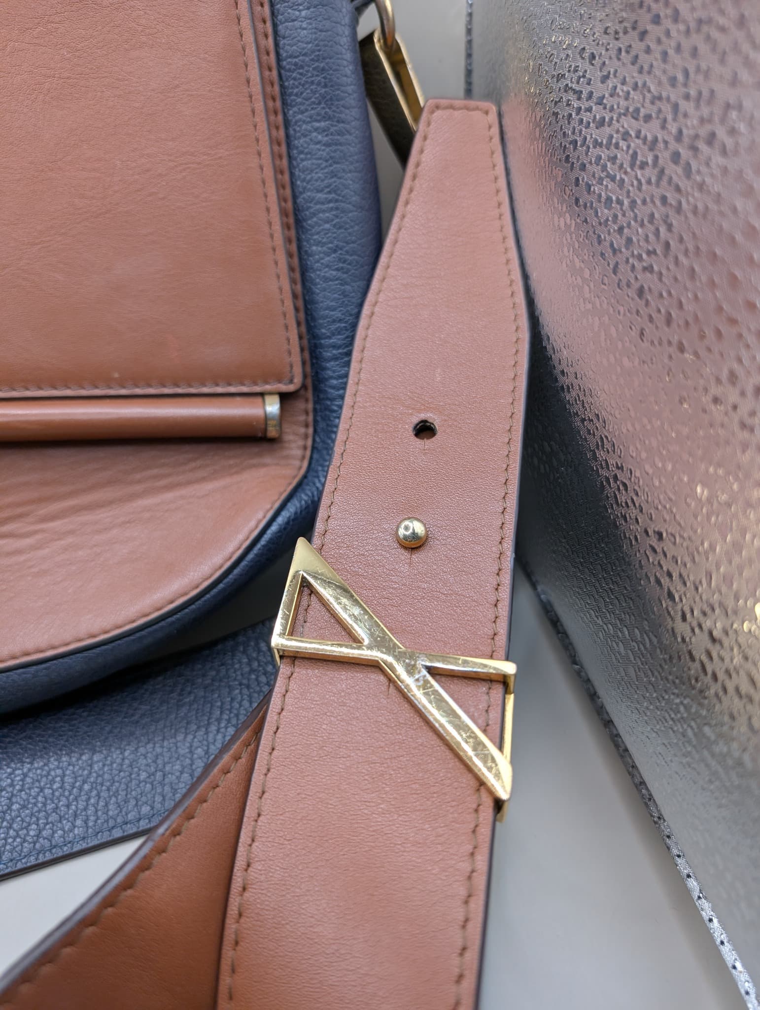 Ginger & Smart Leather Saddle Crossbody Bag Navy and Tan — photo 3 of 8