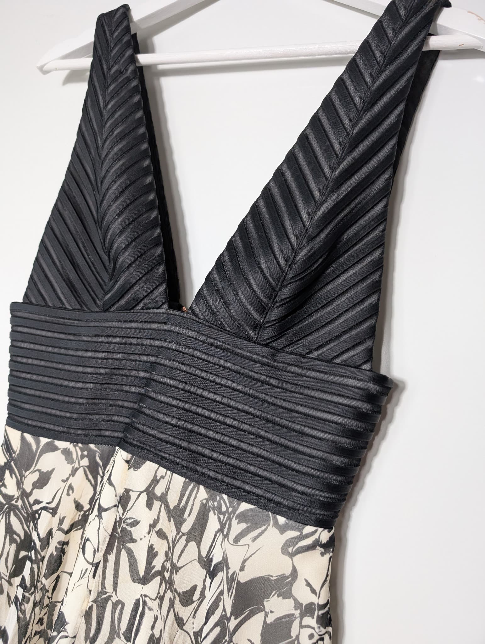 GINGER & SMART Maxi Dress Abstract Print Pleated Bodice — photo 2 of 7