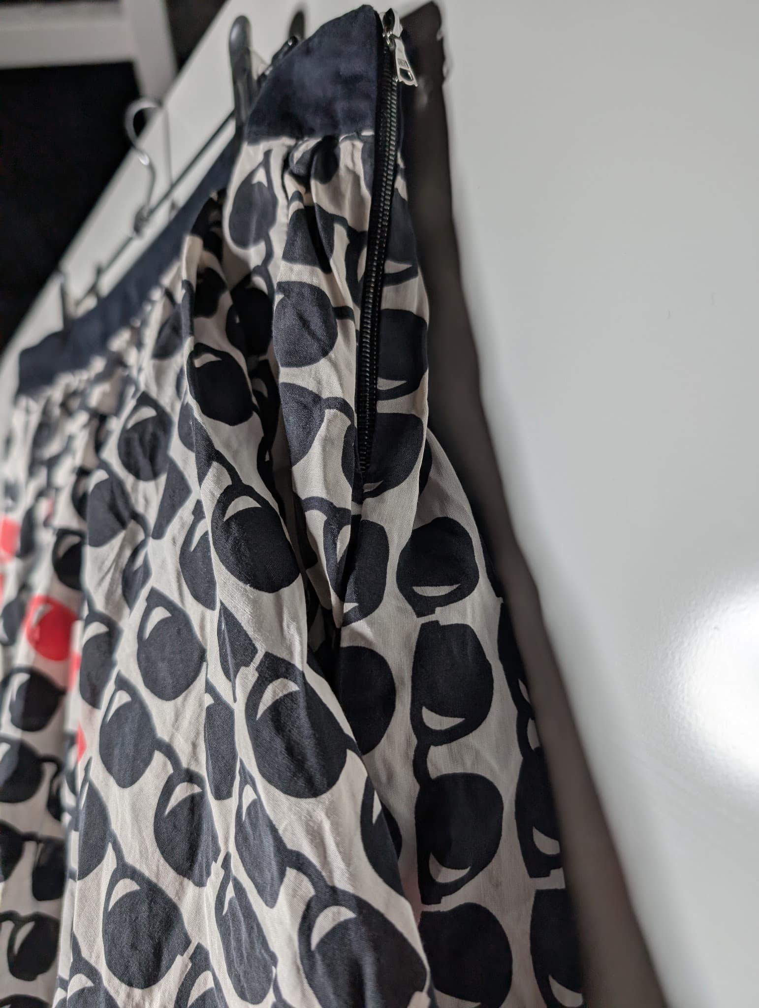 Ginger & Smart Pleated Skirt Sunglasses Print AU 14 — photo 3 of 7