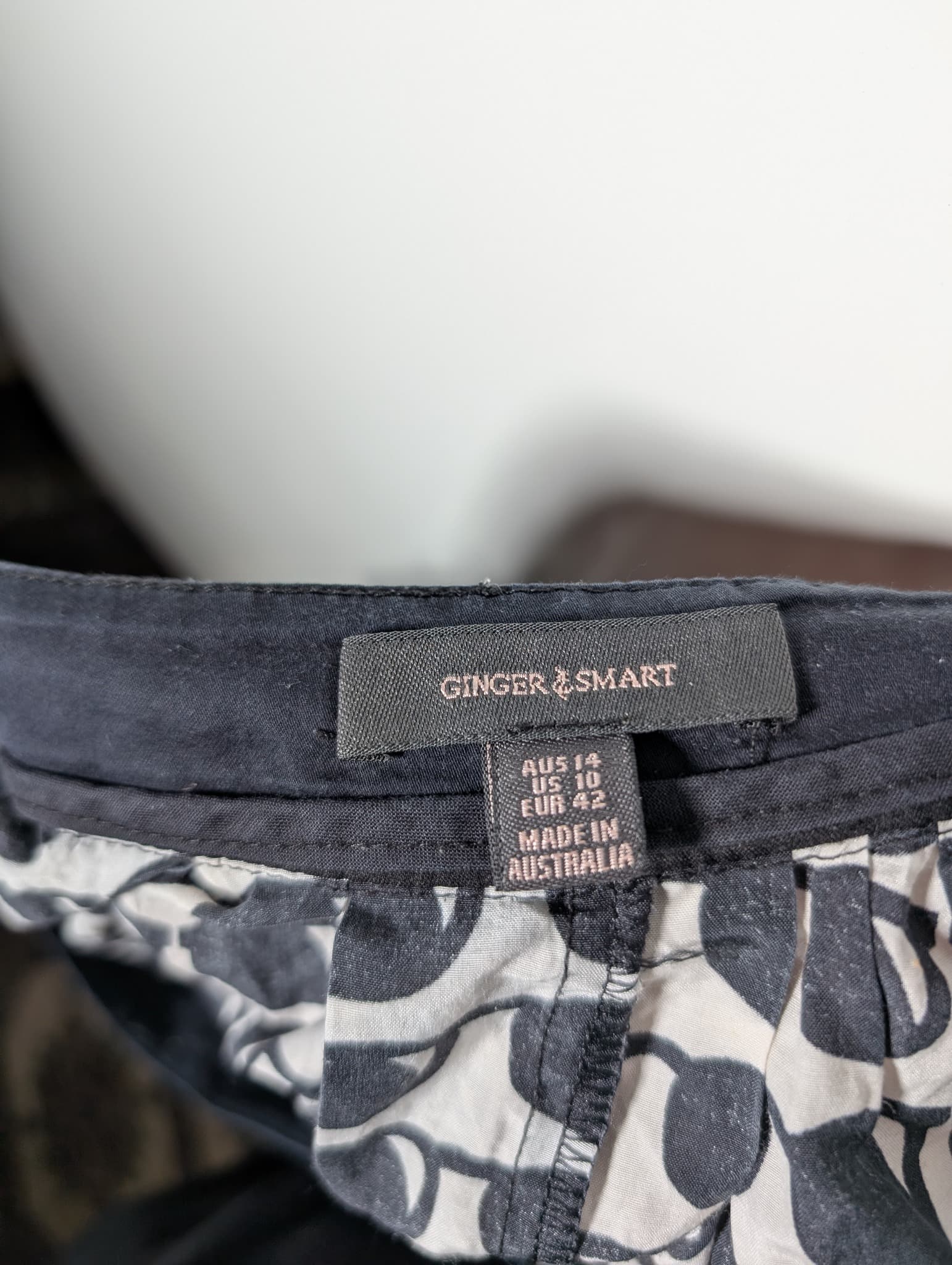 Ginger & Smart Pleated Skirt Sunglasses Print AU 14 — photo 5 of 7