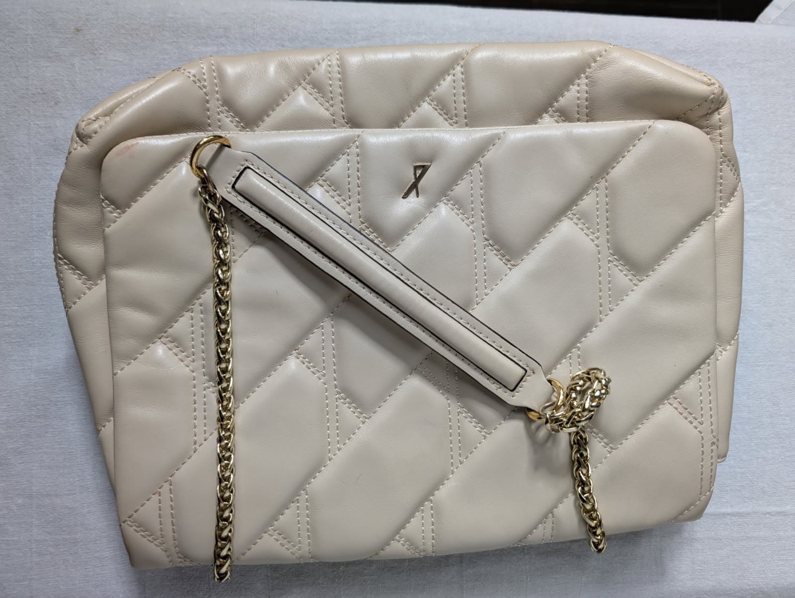 Ginger & Smart Quilted Leather Shoulder Bag Cream Gold Chain — photo 4 of 8