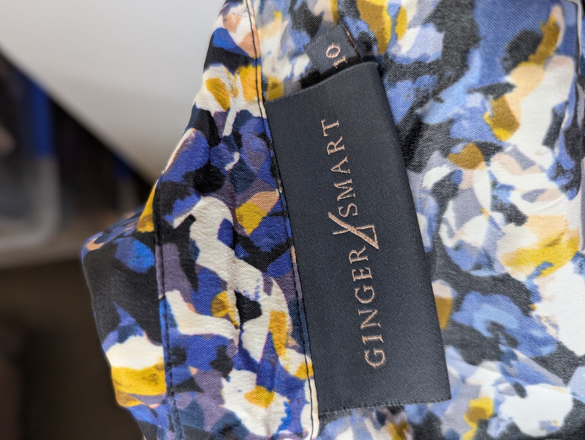 Ginger & Smart Silk Blend Floral Blouse Women's Size 10 — photo 6 of 8