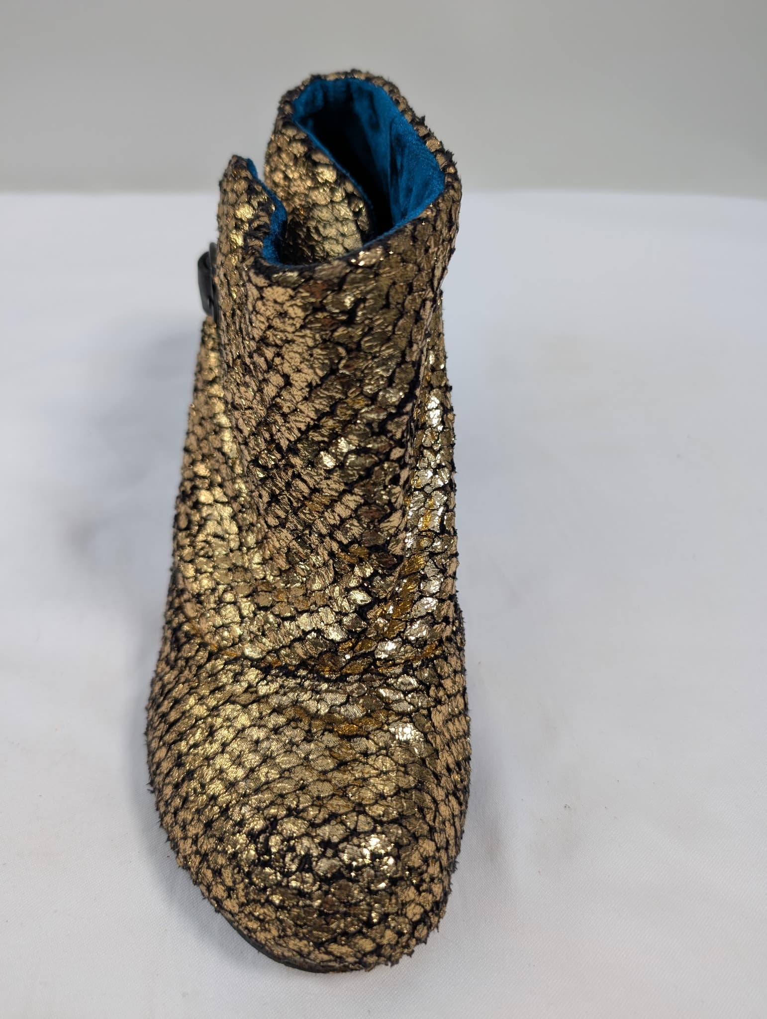 Gold Metallic Textured Leather Ankle Boots Size 39 — photo 5 of 8