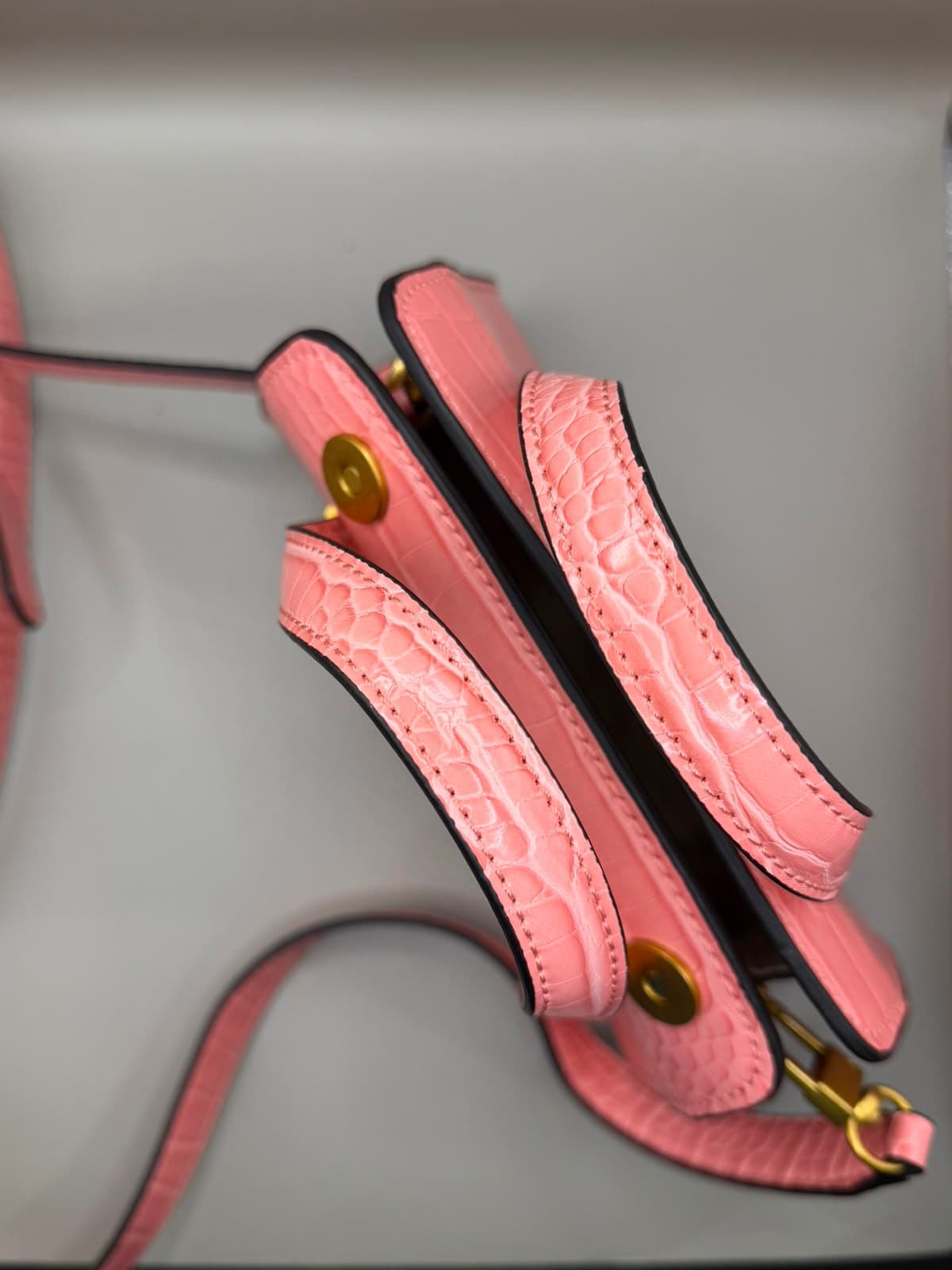 Guess Croc-Embossed Satchel Pink Small — photo 2 of 3