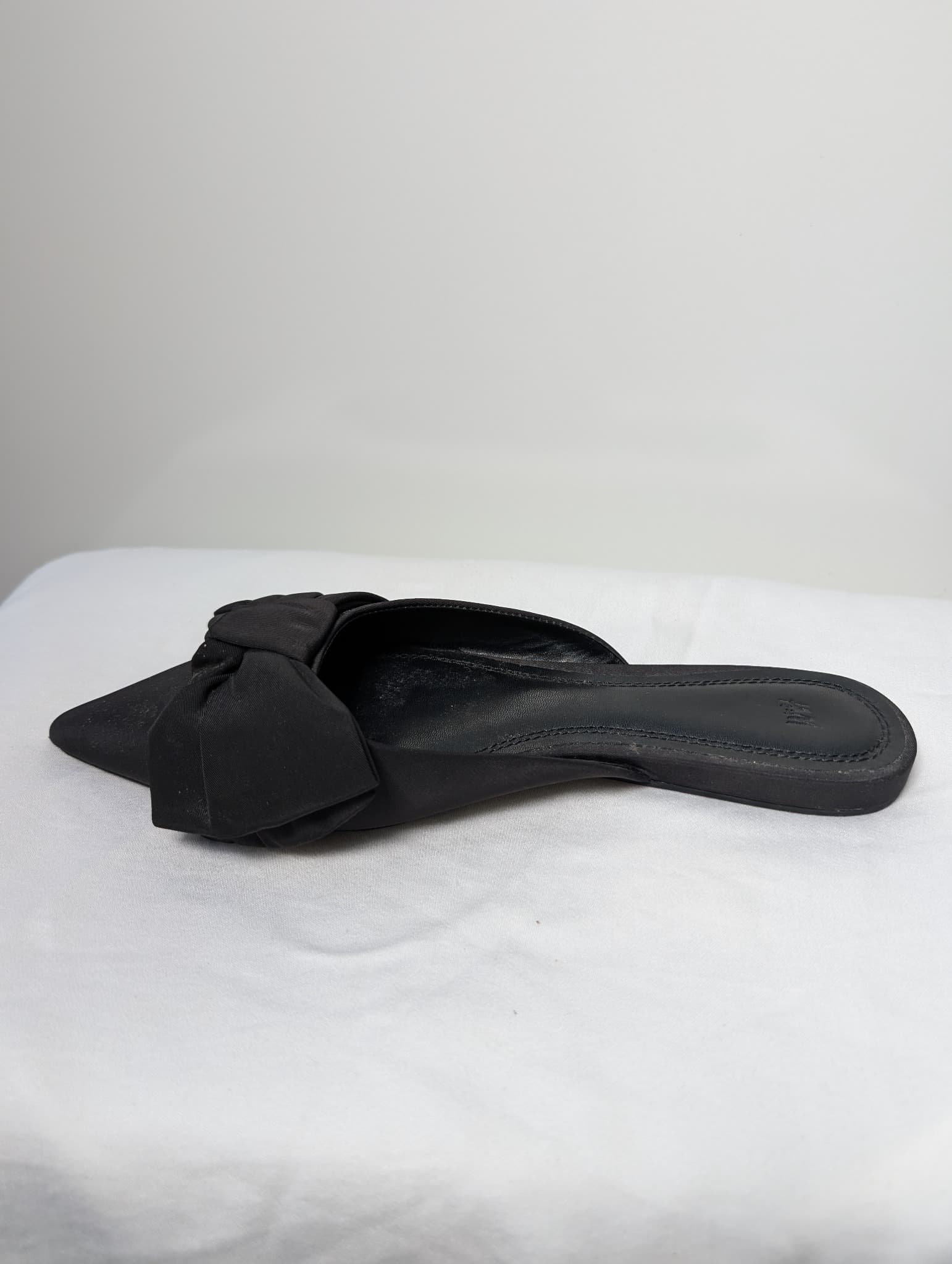 H&M Pointed Toe Bow Mules Black Size 38 — photo 3 of 11