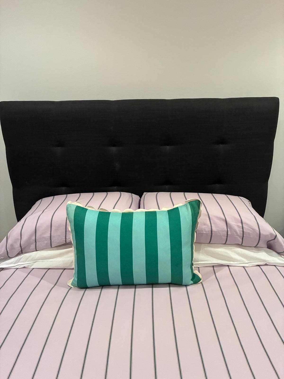 Heatherly Design Fenwick Queen Bed Head and Base Black Linen — photo 6 of 8