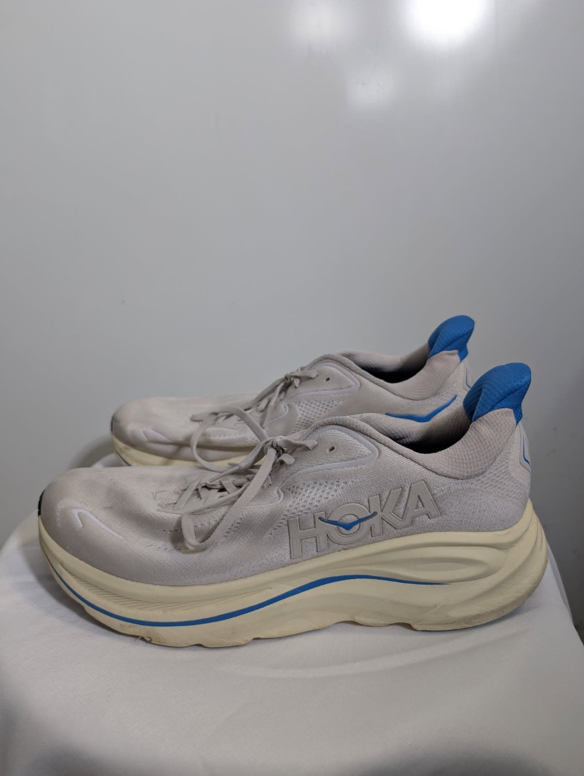 Hoka Clifton 10 Running Shoes Beige Men's US 12D — photo 2 of 4