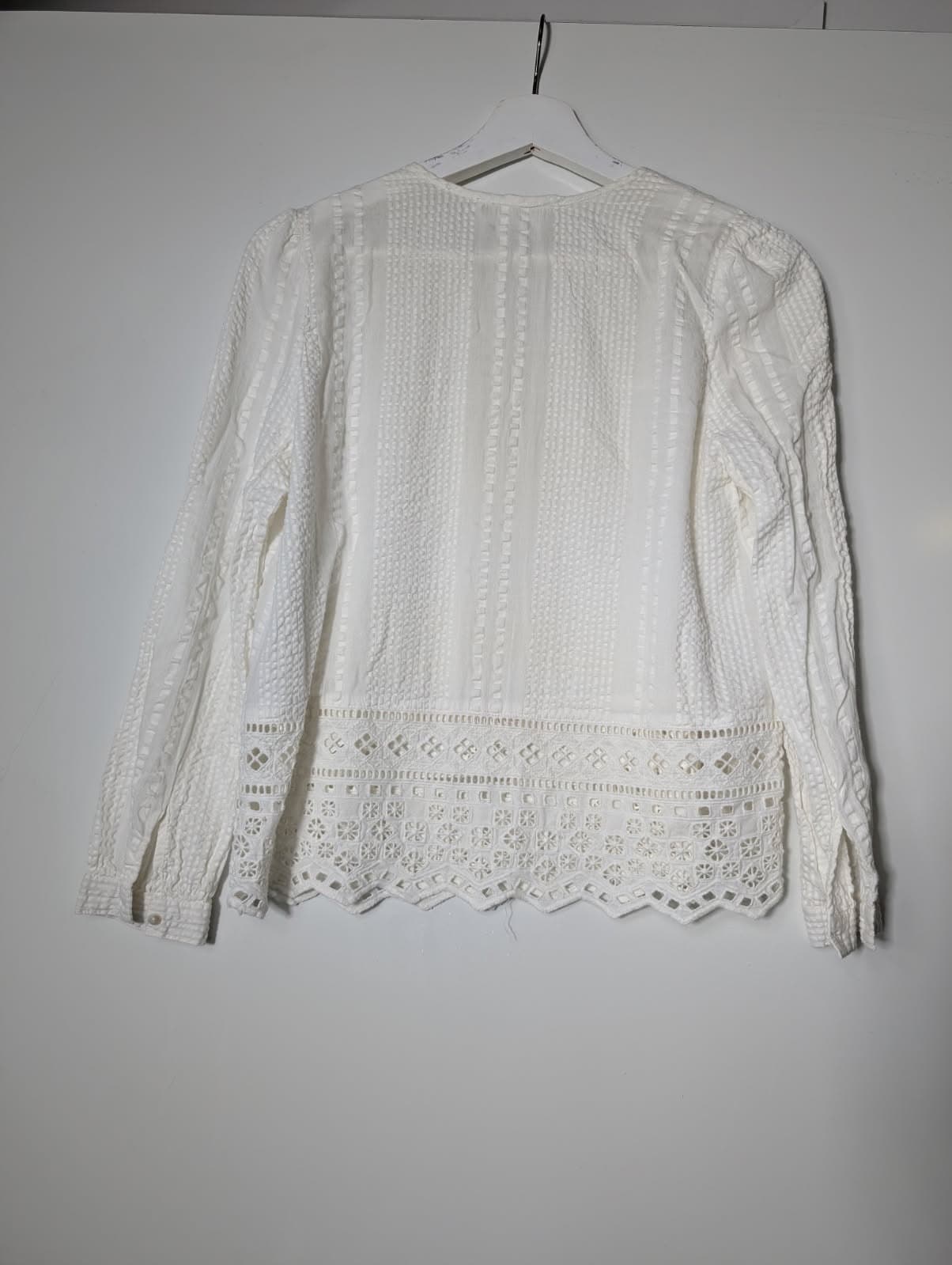 Indi & Cold Eyelet Lace Long Sleeve Blouse White XS — photo 5 of 8
