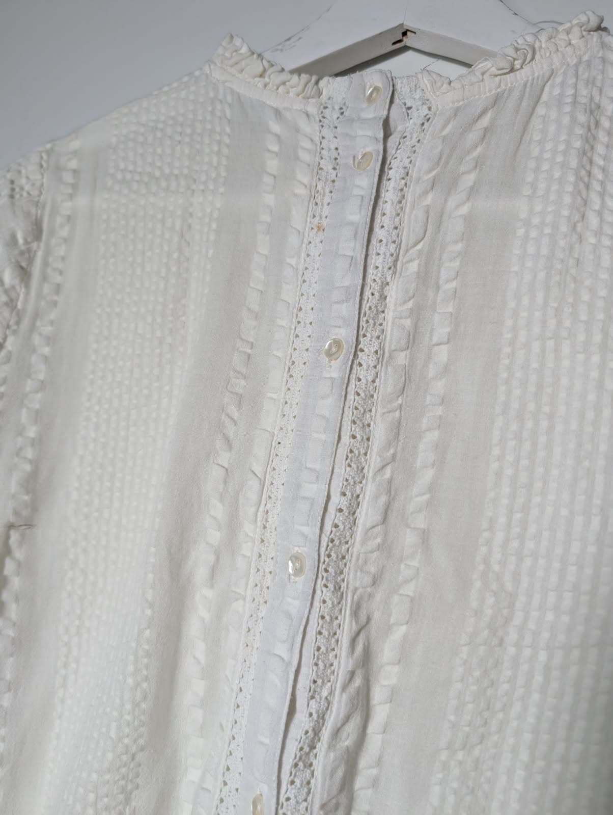 Indi & Cold Victorian-Style Lace Trim Blouse White Size S — photo 5 of 9
