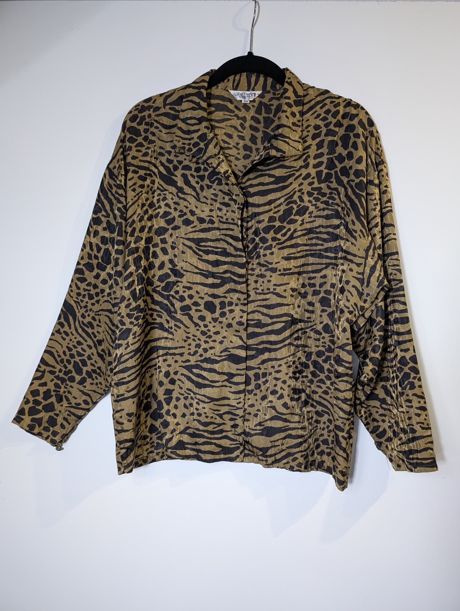 J M T Animal Print Button-Down Blouse Brown Size 34 — photo 3 of 11