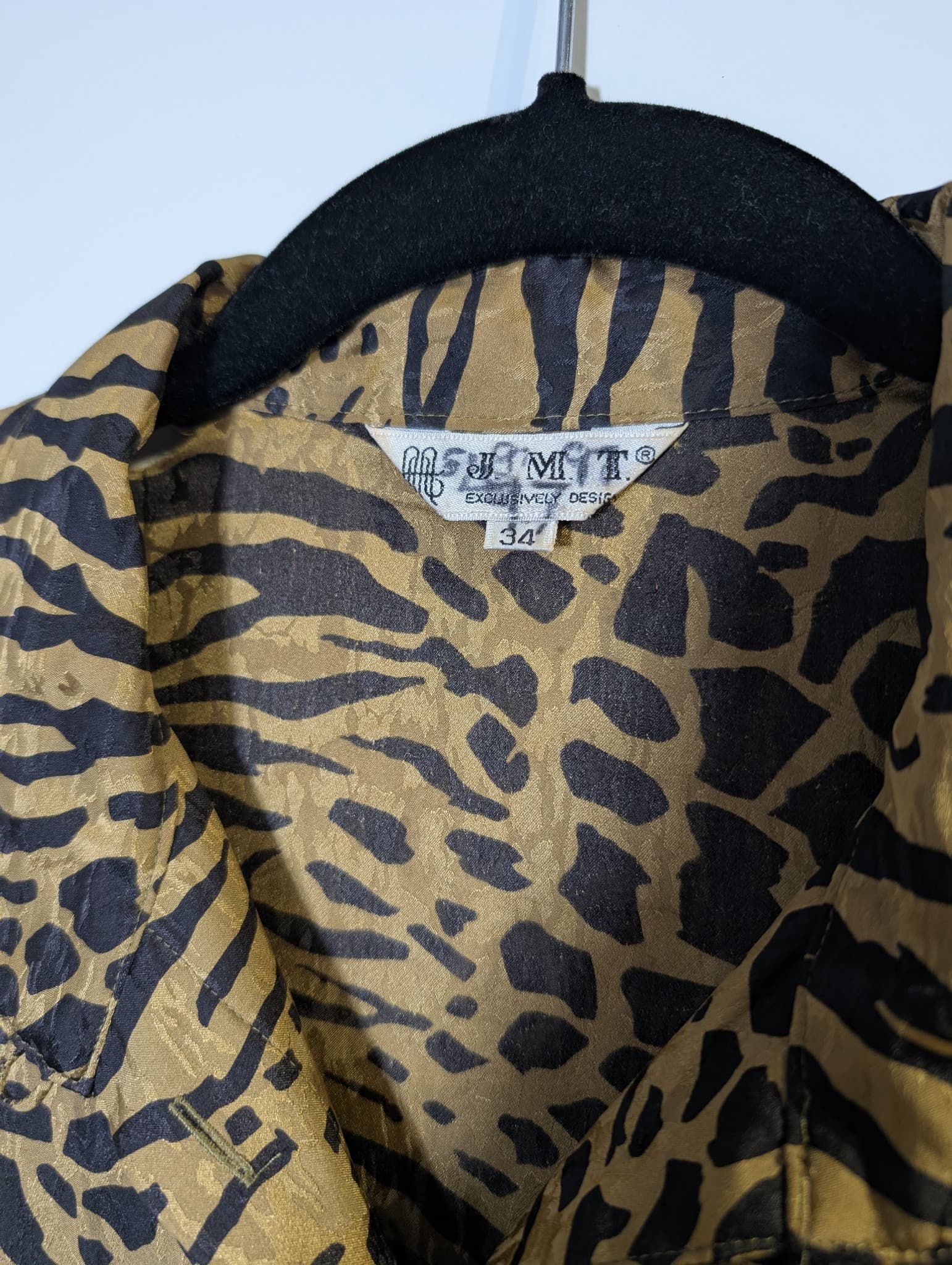 J M T Animal Print Button-Down Blouse Brown Size 34 — photo 4 of 11