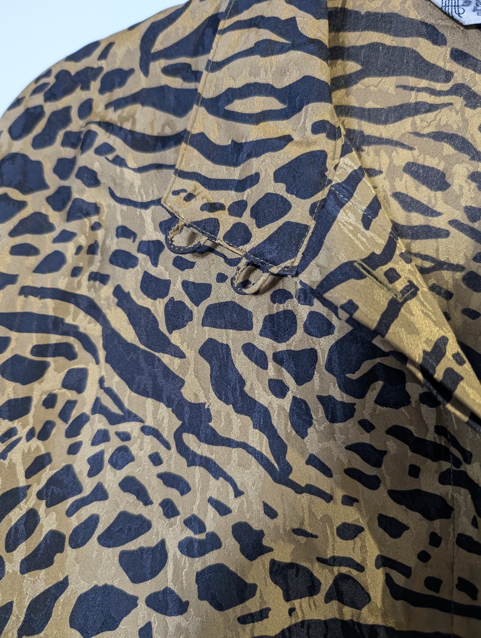 J M T Animal Print Button-Down Blouse Brown Size 34 — photo 5 of 11