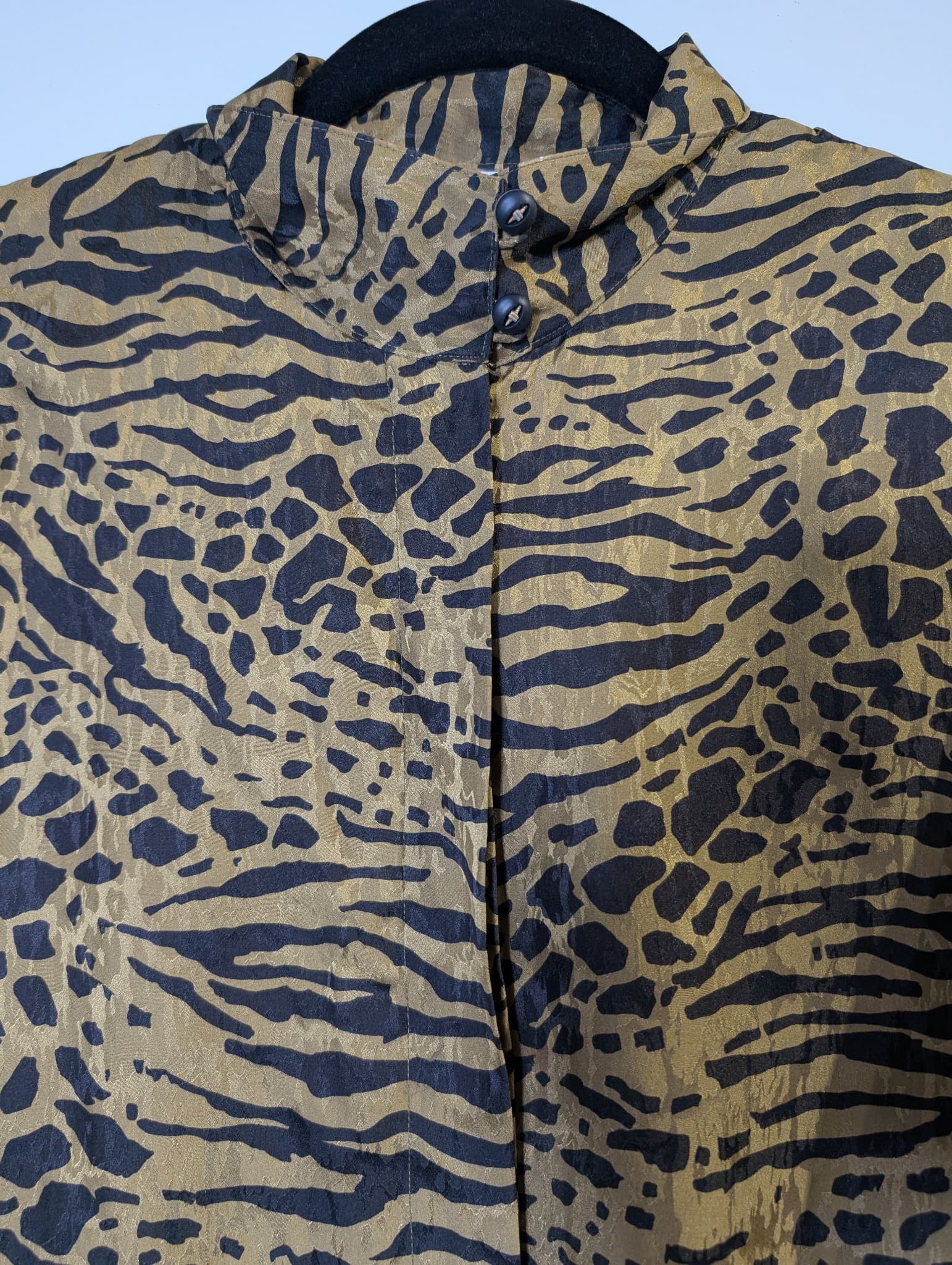 J M T Animal Print Button-Down Blouse Brown Size 34 — photo 6 of 11