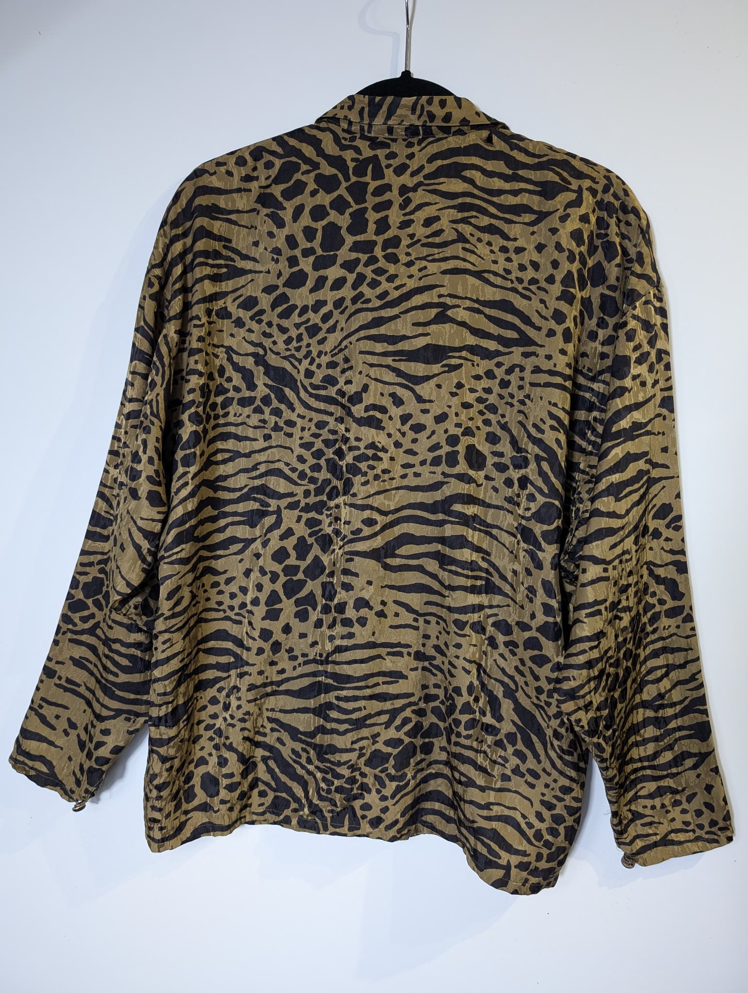 J M T Animal Print Button-Down Blouse Brown Size 34 — photo 8 of 11