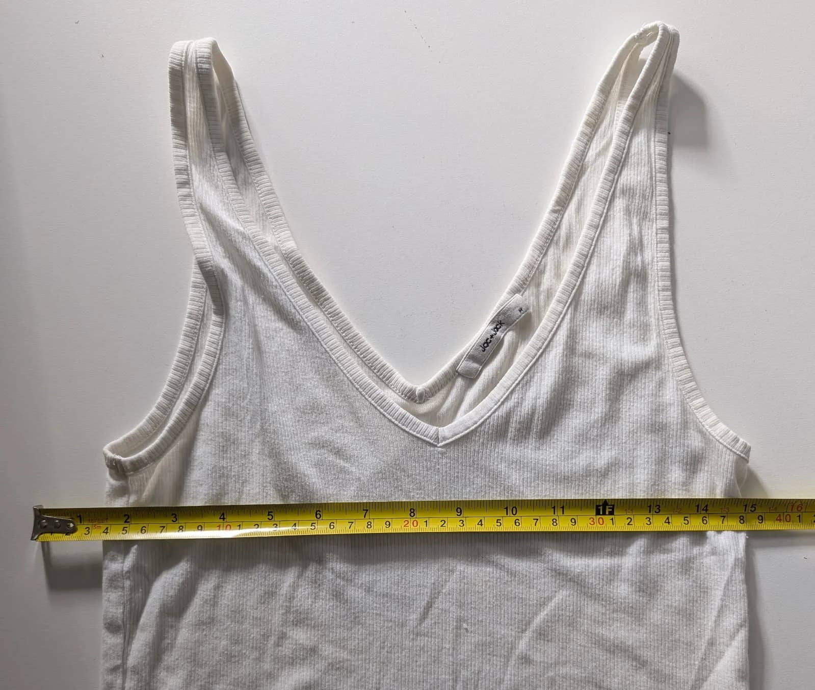 Jac+Jack White Ribbed V-Neck Tank Top — photo 4 of 8