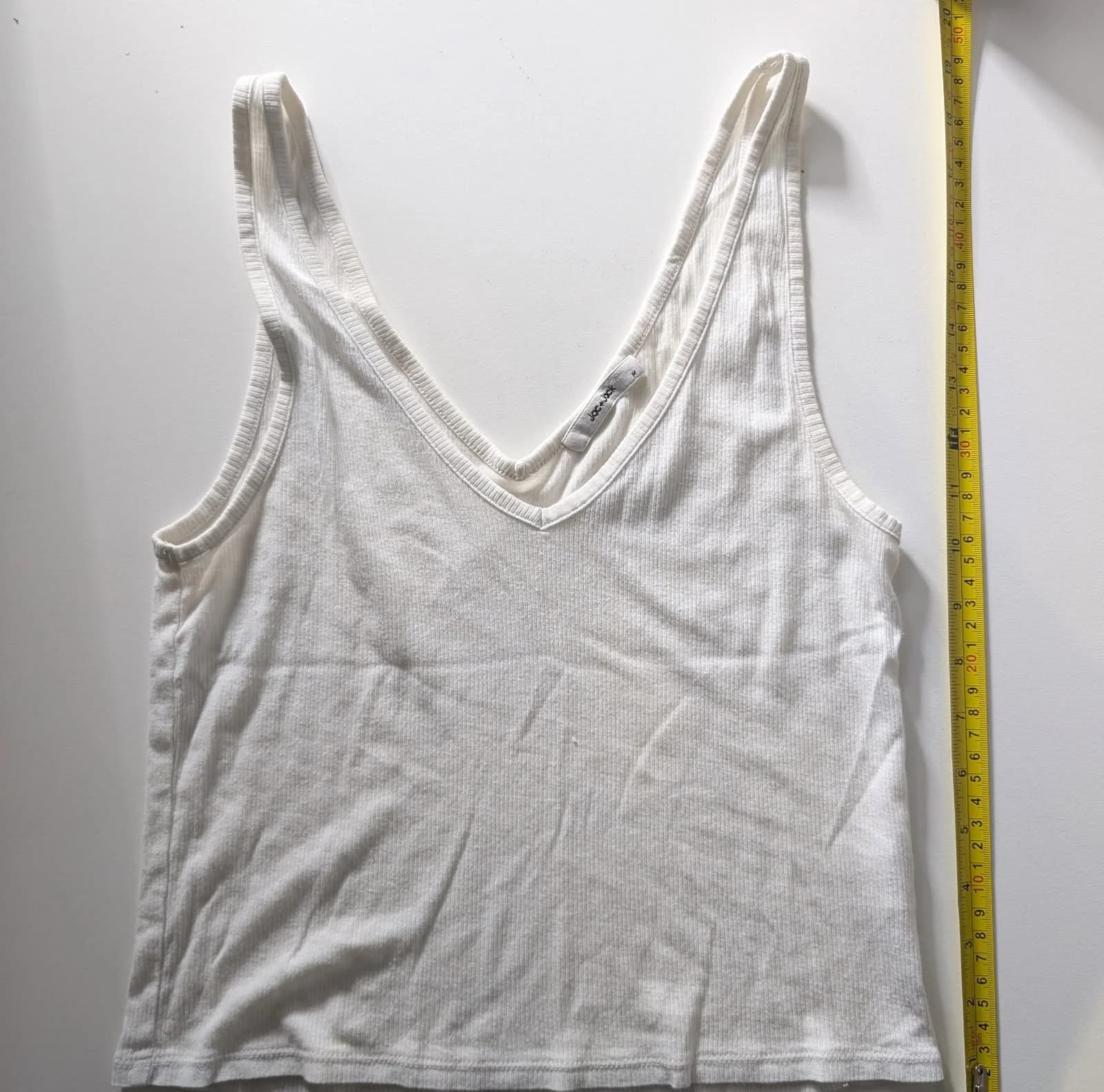 Jac+Jack White Ribbed V-Neck Tank Top — photo 7 of 8