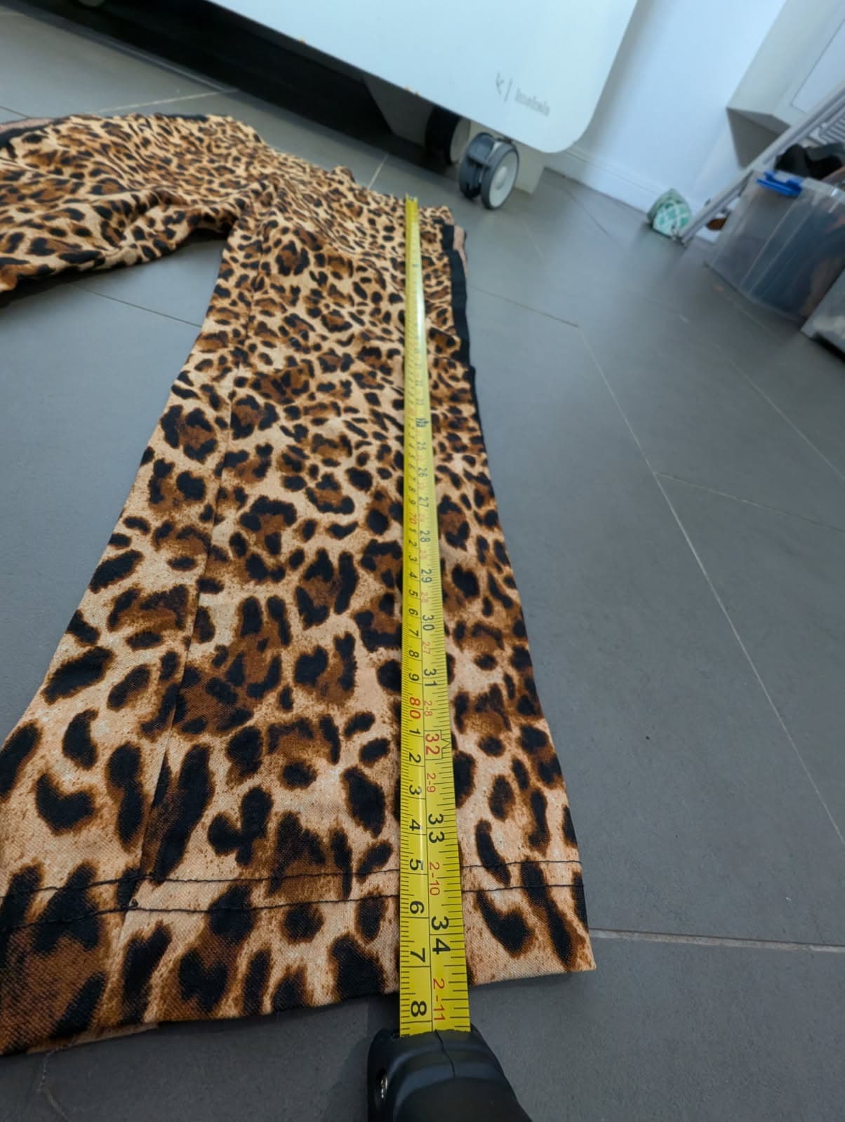 Joseph Ribkoff Leopard Print Pants - Side Stripe Detail US 6 — photo 4 of 6