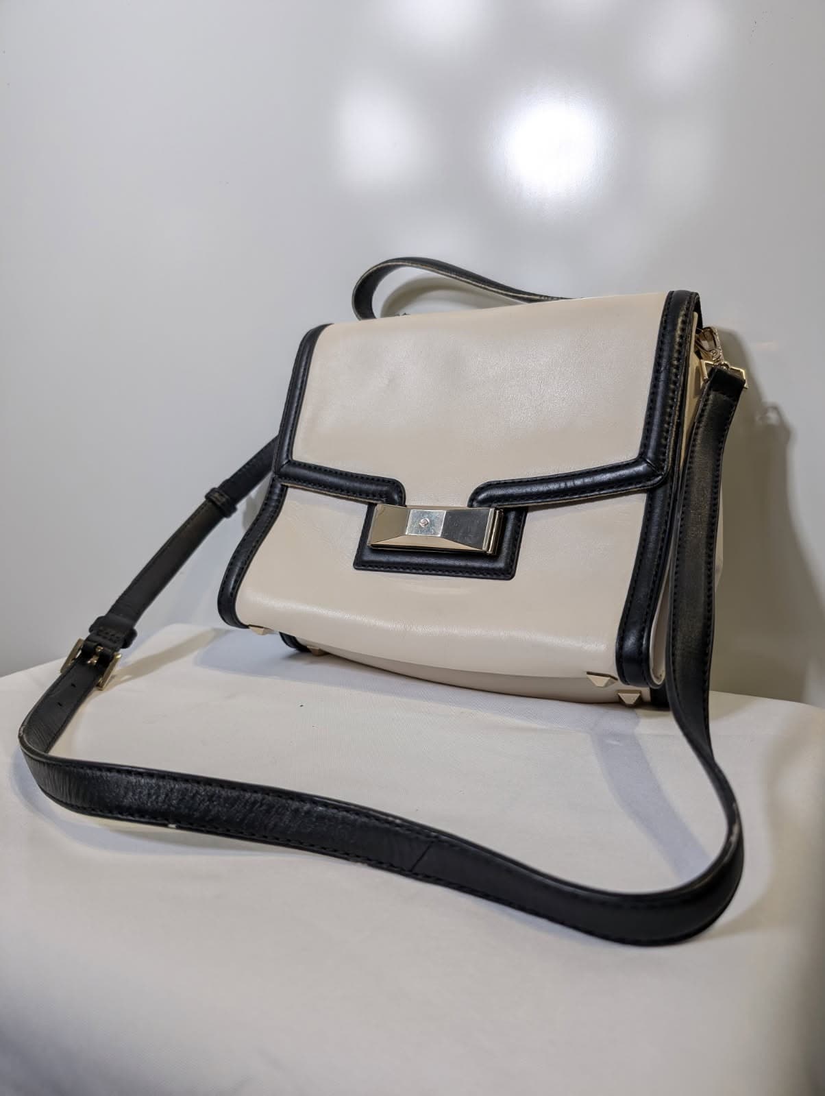 Kate Spade New York Cobble Hill Small Toddy Shoulder Bag Cream and Black — photo 3 of 5