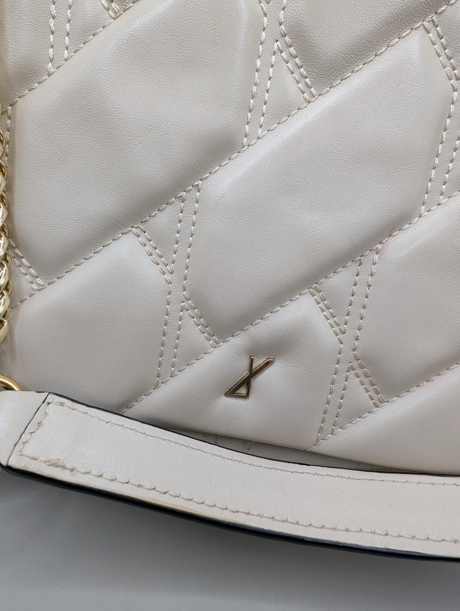 Kurt Geiger London Kensington Quilted Leather Shoulder Bag Off-White — photo 2 of 9