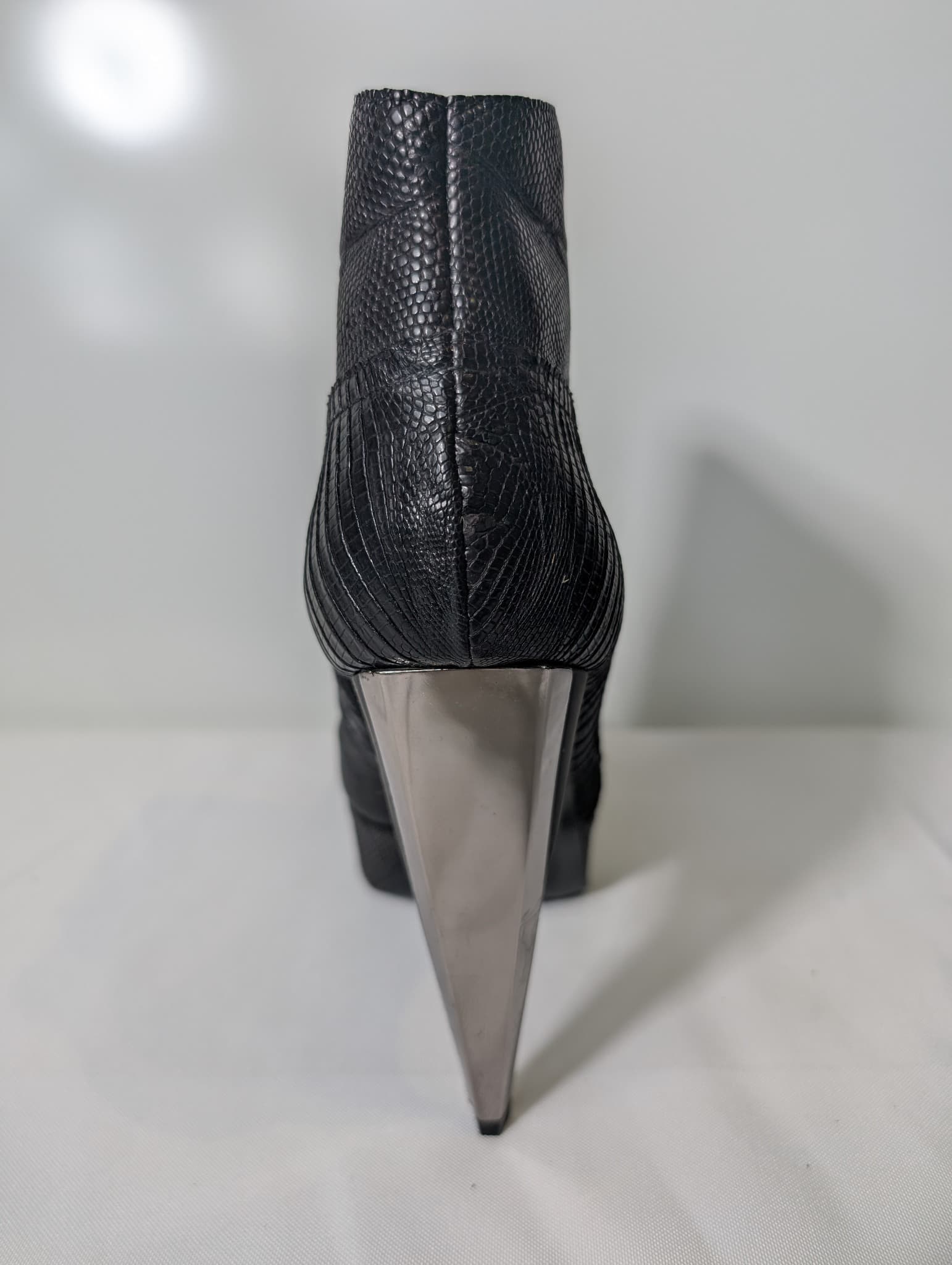 Lanvin Lizard-Embossed Leather Metal-Toe Ankle Boots Black Size 38 — photo 3 of 9