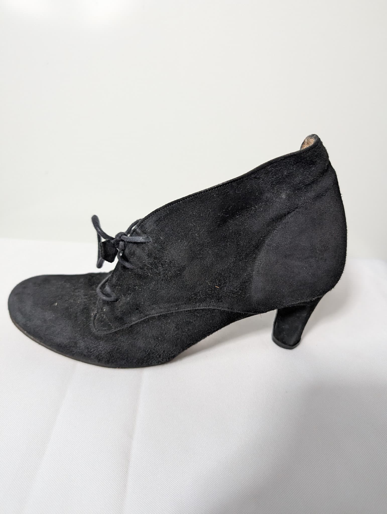 Laure Bassal Paris Vintage Suede Lace-Up Oxford Heels Black Size 6.5 — photo 4 of 9