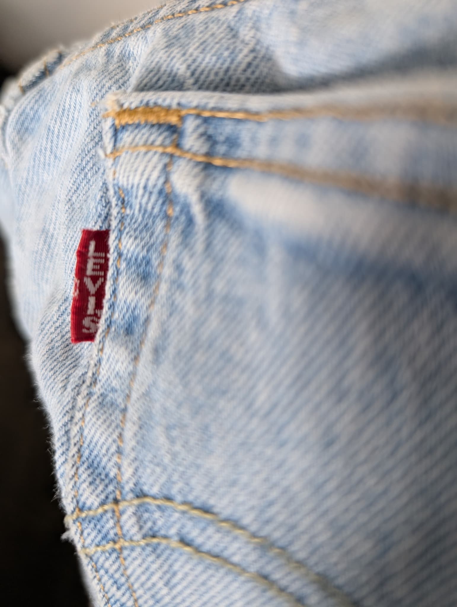 Levi's 501 Original Fit Distressed Light Wash Jeans Size S — photo 5 of 10