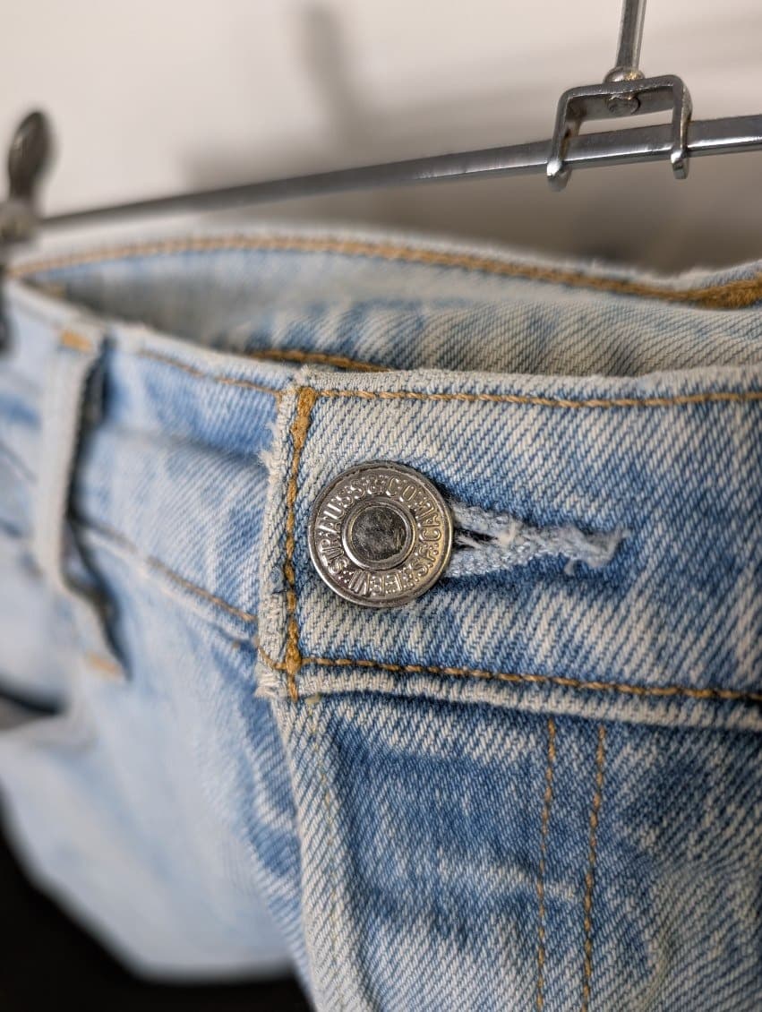 Levi's 501 Original Fit Distressed Light Wash Jeans - W30 L30 — photo 4 of 10