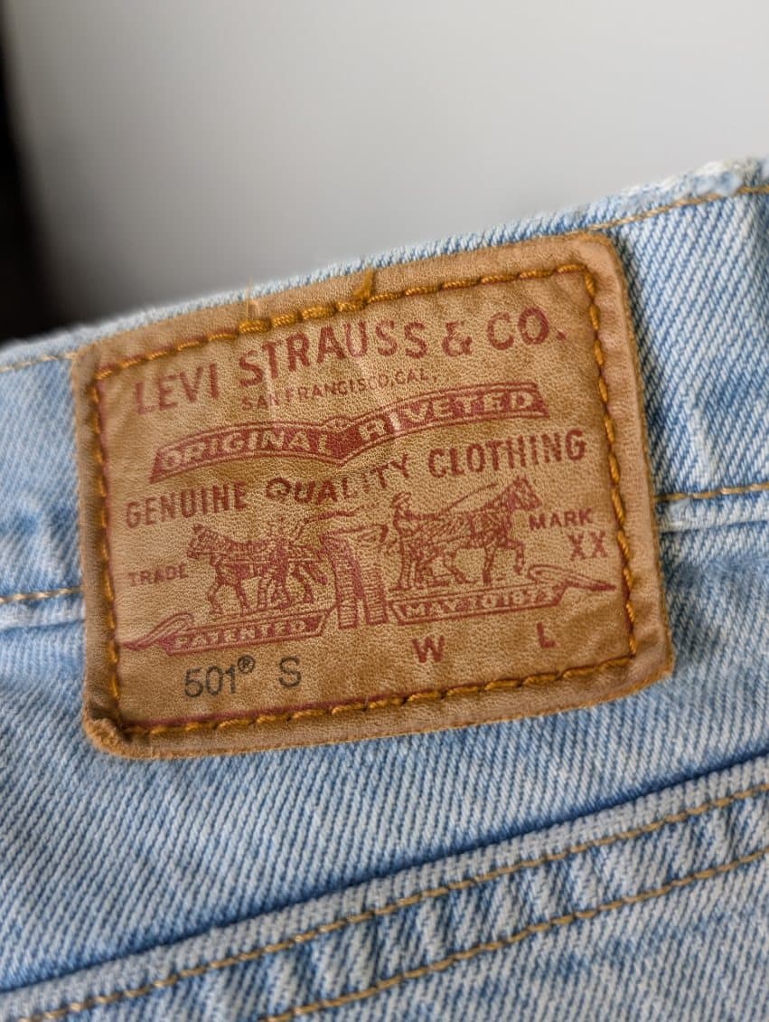 Levi's 501 Original Fit Distressed Light Wash Jeans - W30 L30 — photo 5 of 10
