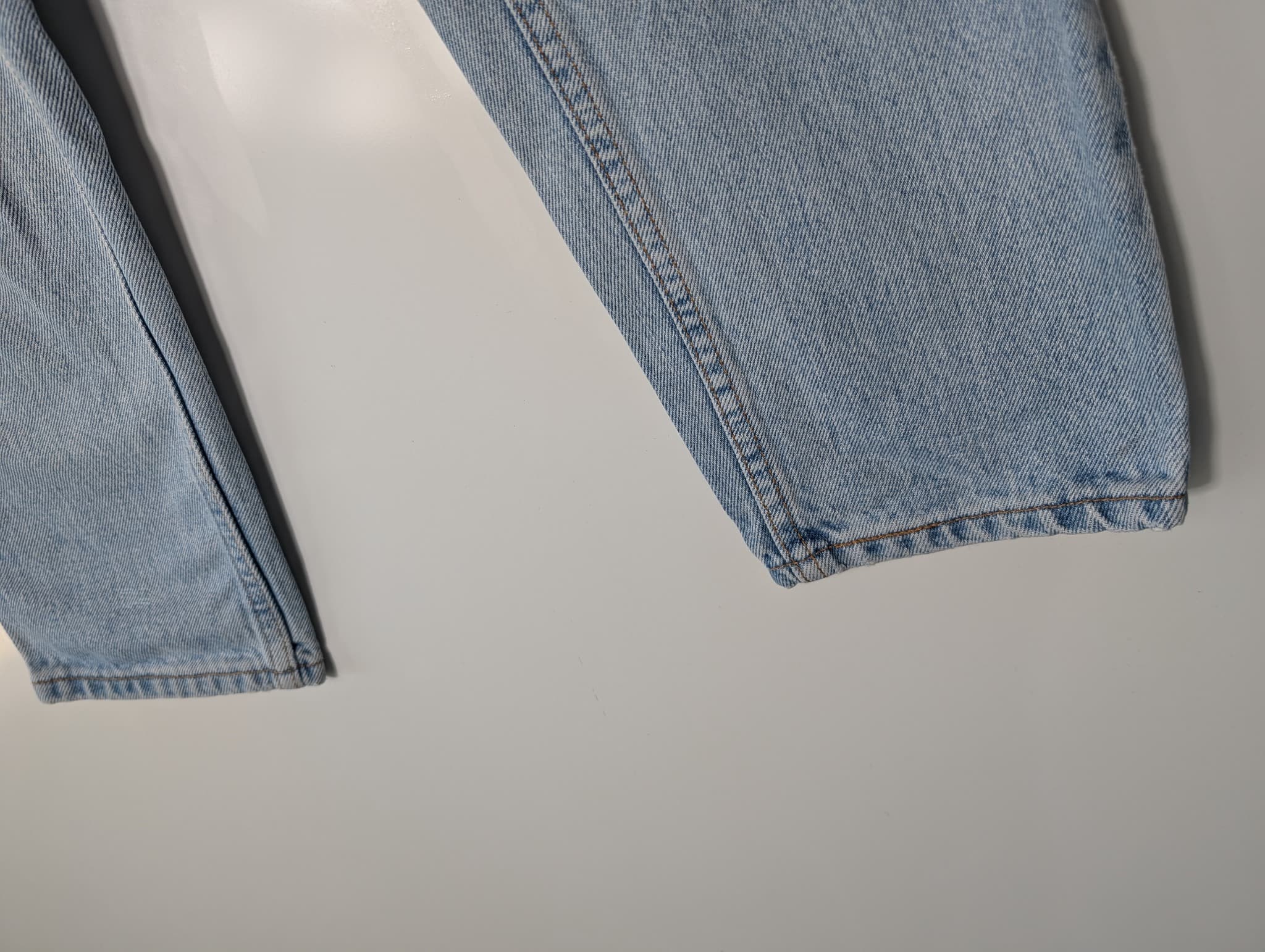 Levi's 550 Relaxed Fit Jeans Light Wash Women's Size 4 — photo 2 of 20