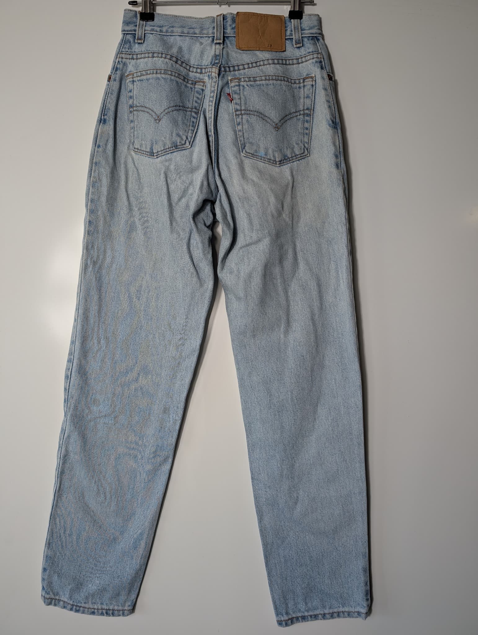 Levi's 550 Relaxed Fit Jeans Light Wash Women's Size 4 — photo 4 of 20