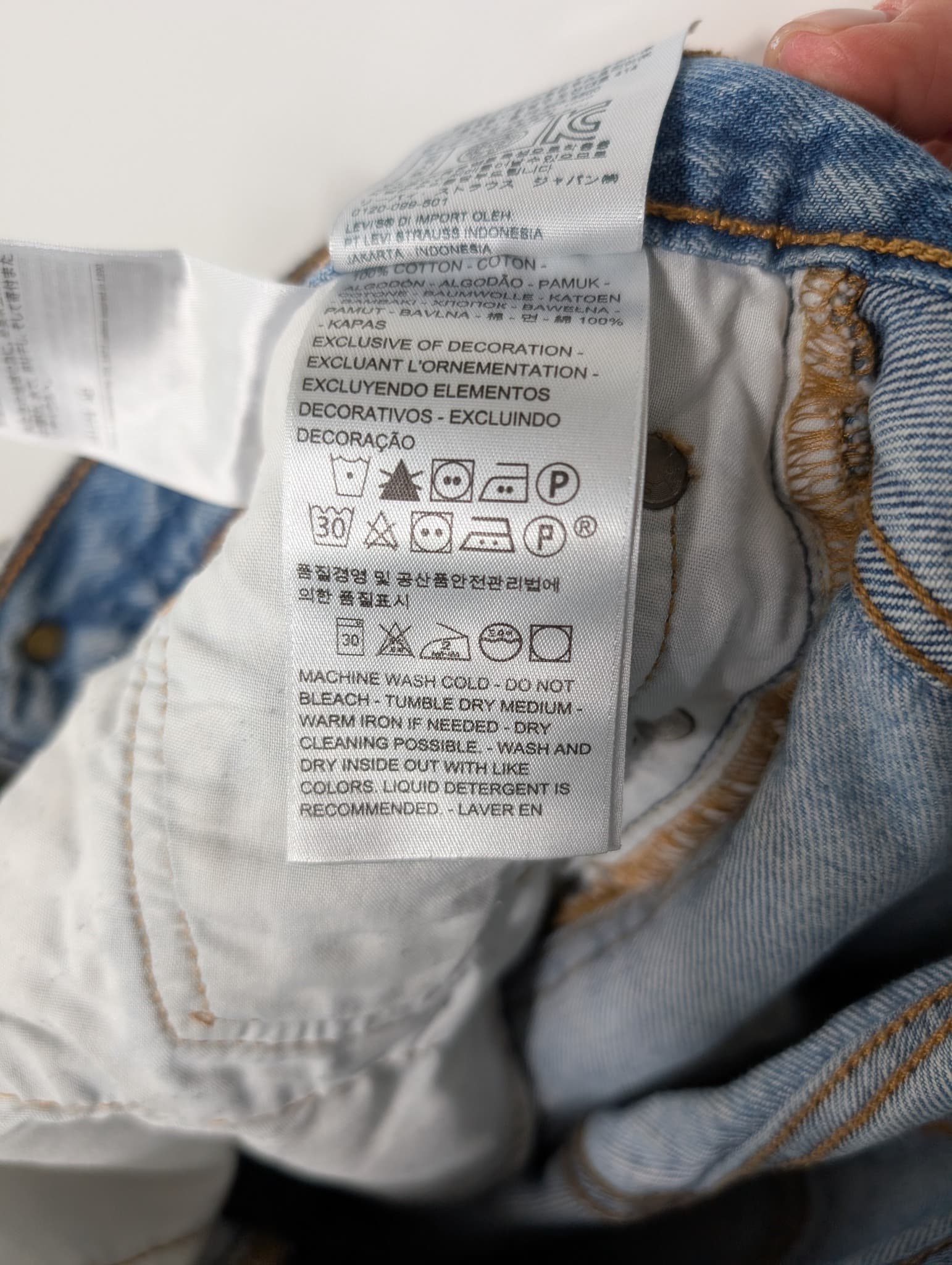 Levi's 550 Relaxed Fit Jeans Light Wash Women's Size 4 — photo 20 of 20