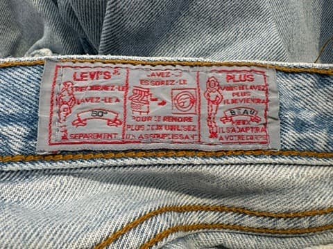 Levi's Vintage High-Waisted Denim Jeans Light Wash Size 28 — photo 5 of 6