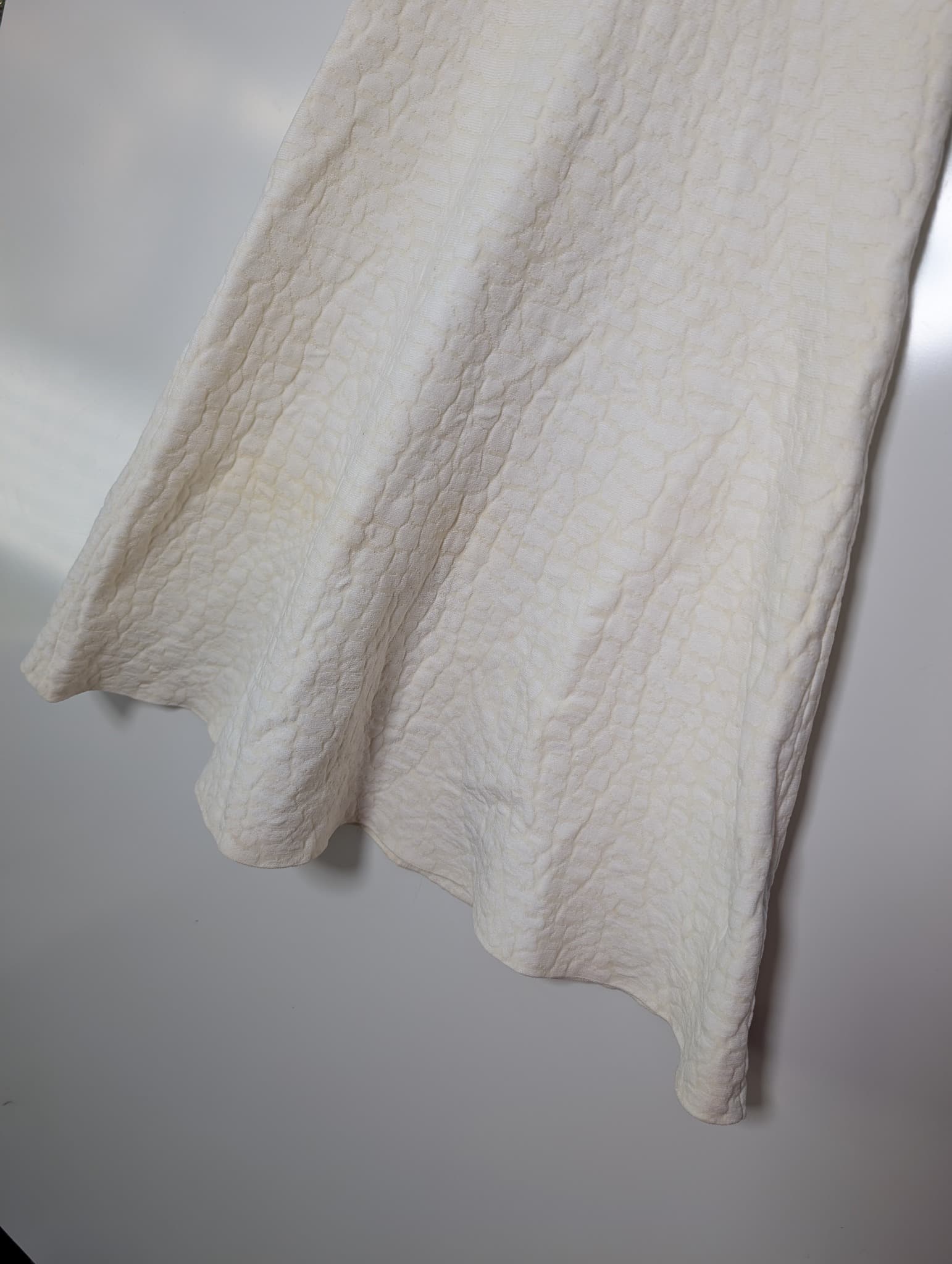 Line Textured V-Neck Fit and Flare Dress White Size M — photo 3 of 10