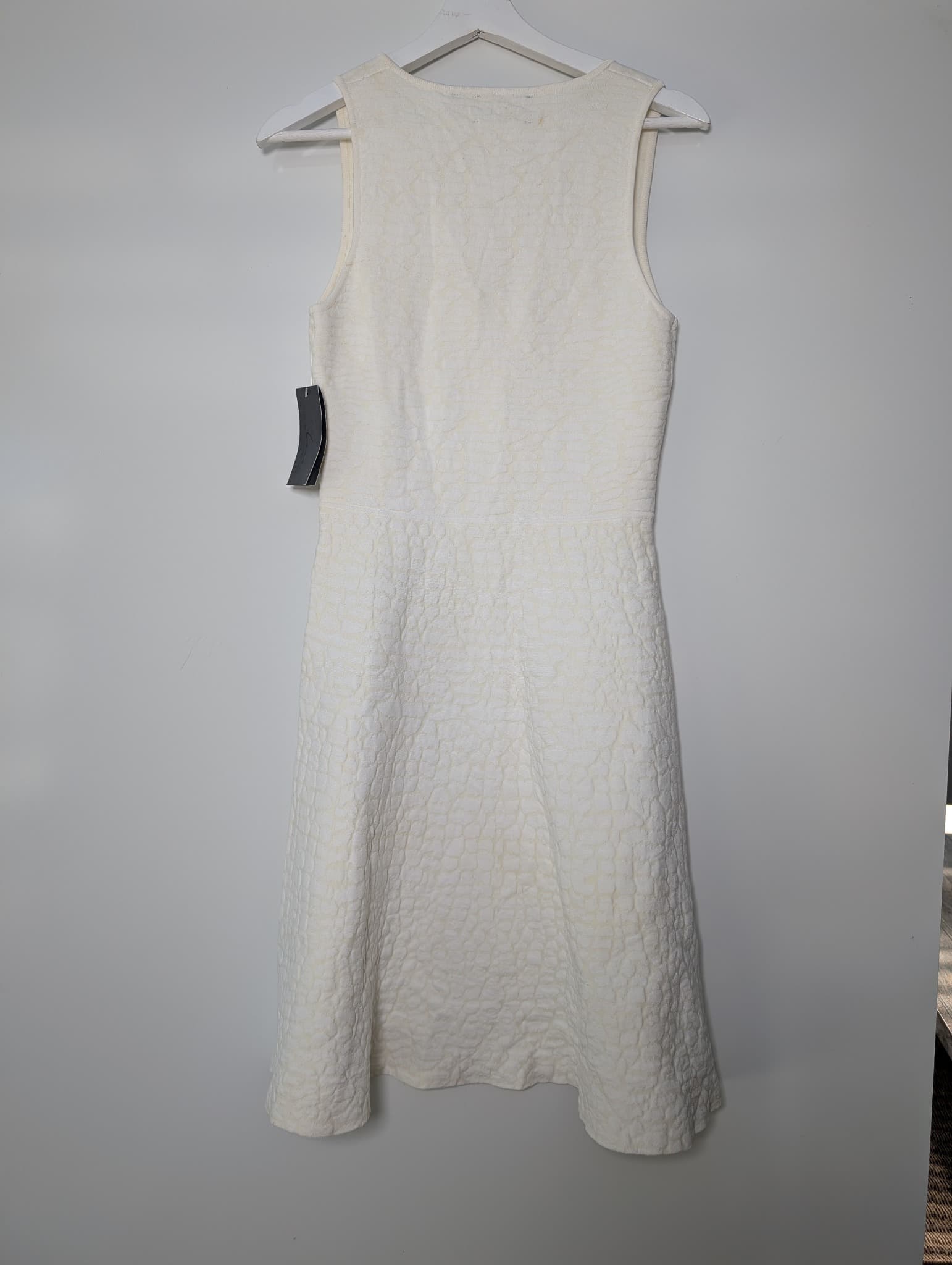 Line Textured V-Neck Fit and Flare Dress White Size M — photo 4 of 10