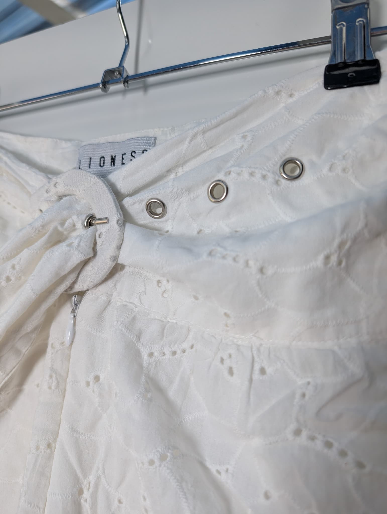 Lioness Eyelet Tie-Front Shorts White Women's XS — photo 2 of 15