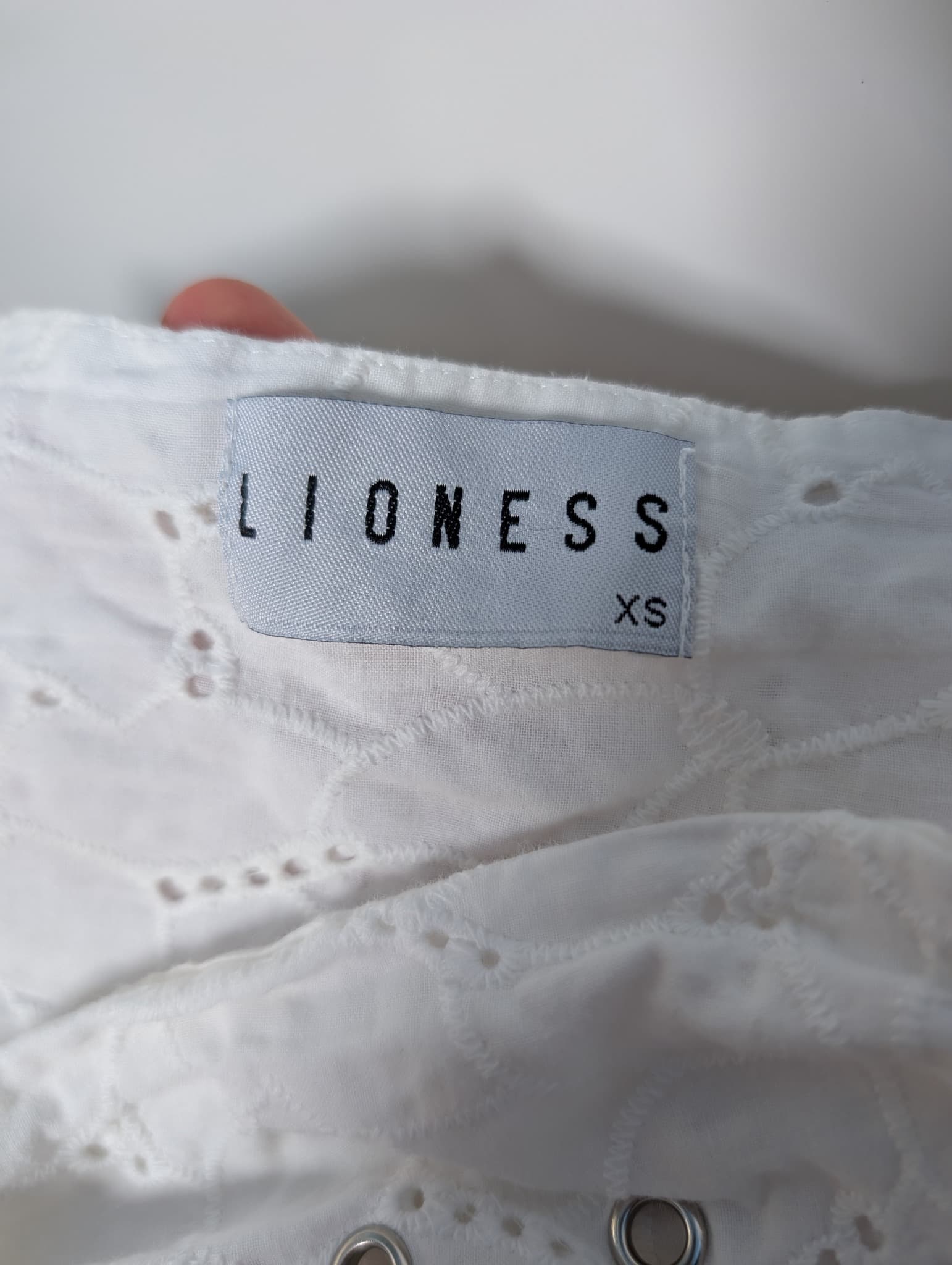 Lioness Eyelet Tie-Front Shorts White Women's XS — photo 5 of 15