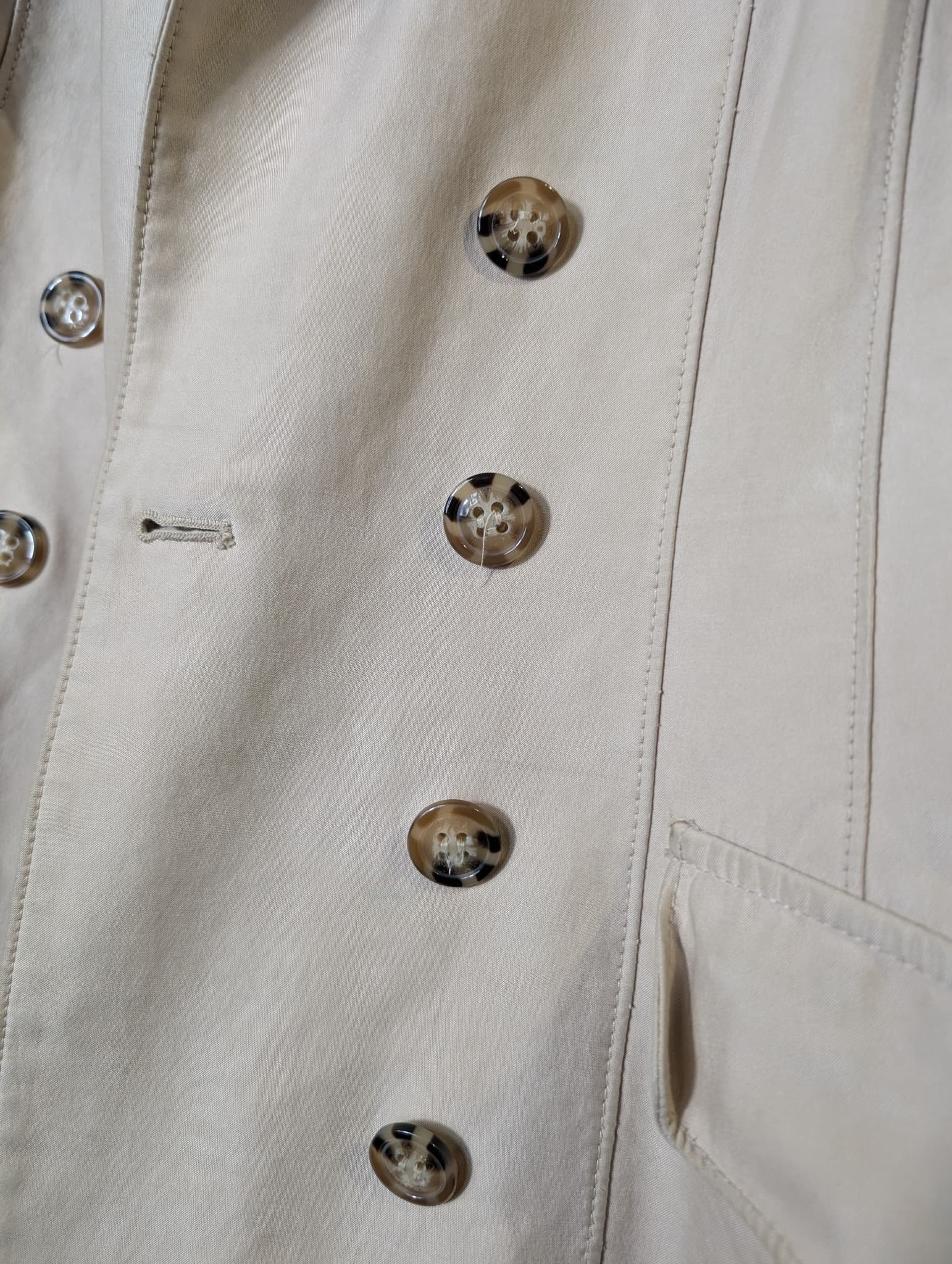 Loverich Collarless Blazer Beige Gold Button Detail Size 11 — photo 9 of 15