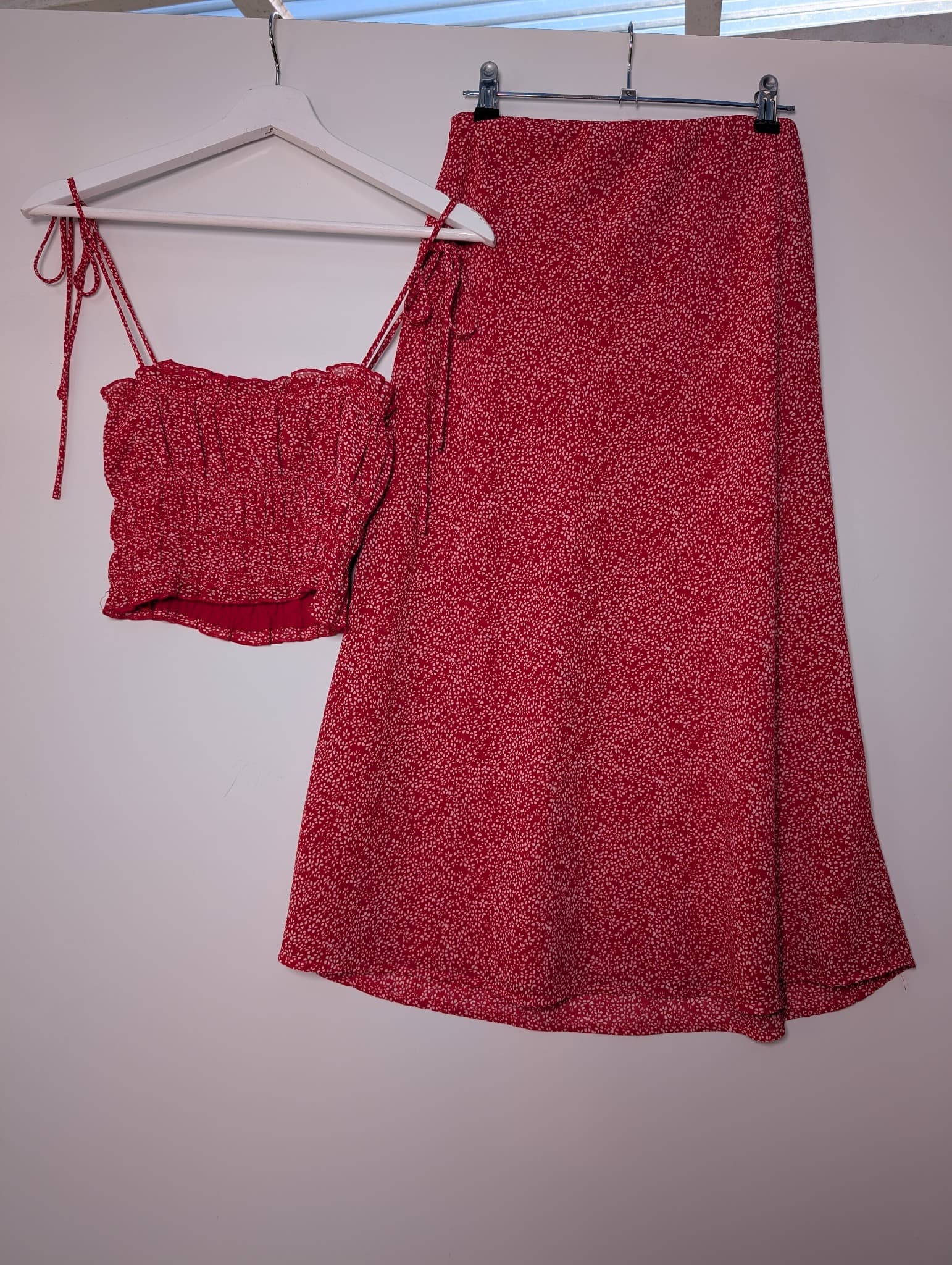 LULU&ROSE Floral Two-Piece Set Red & White XS — photo 4 of 7
